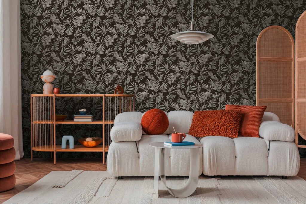 Tumši brūnas tapetes ar sudraba palmu lapām, 3011057