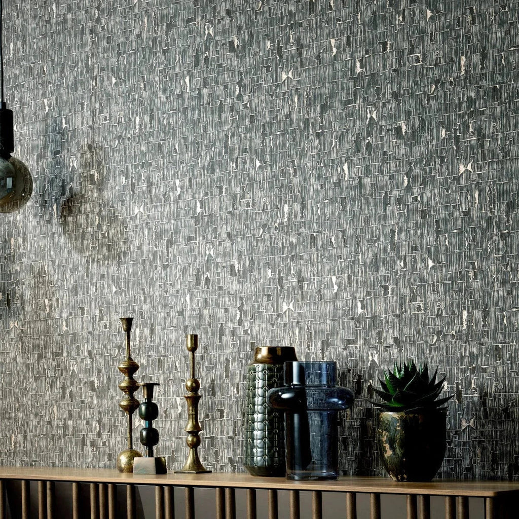 Melnas un zelta tapetes ar abstraktu dizainu – grezns interjers un luksusa sajūta  