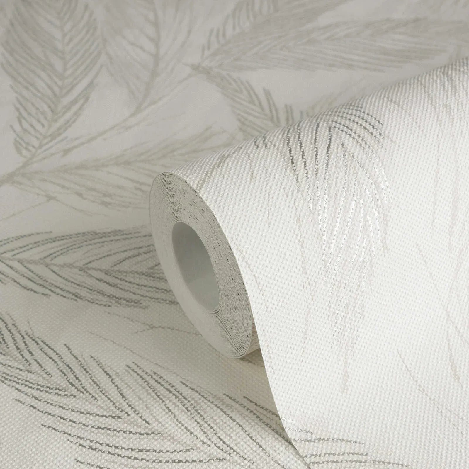 Gaišas tapetes siltos toņos ar spalvu rakstu un spīdumu | 3010662