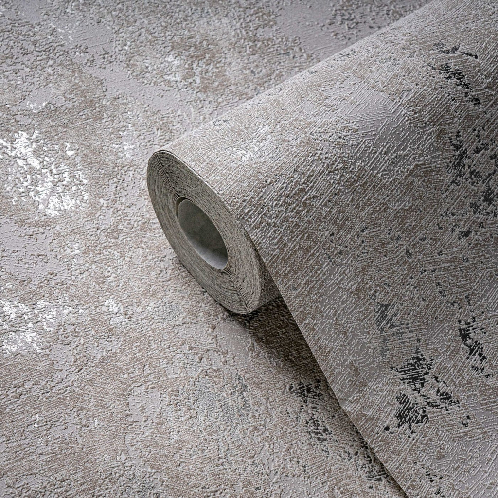 Taupe toņa tapetes ar zelta efektu modernai un izsmalcinātai sienu apdarei