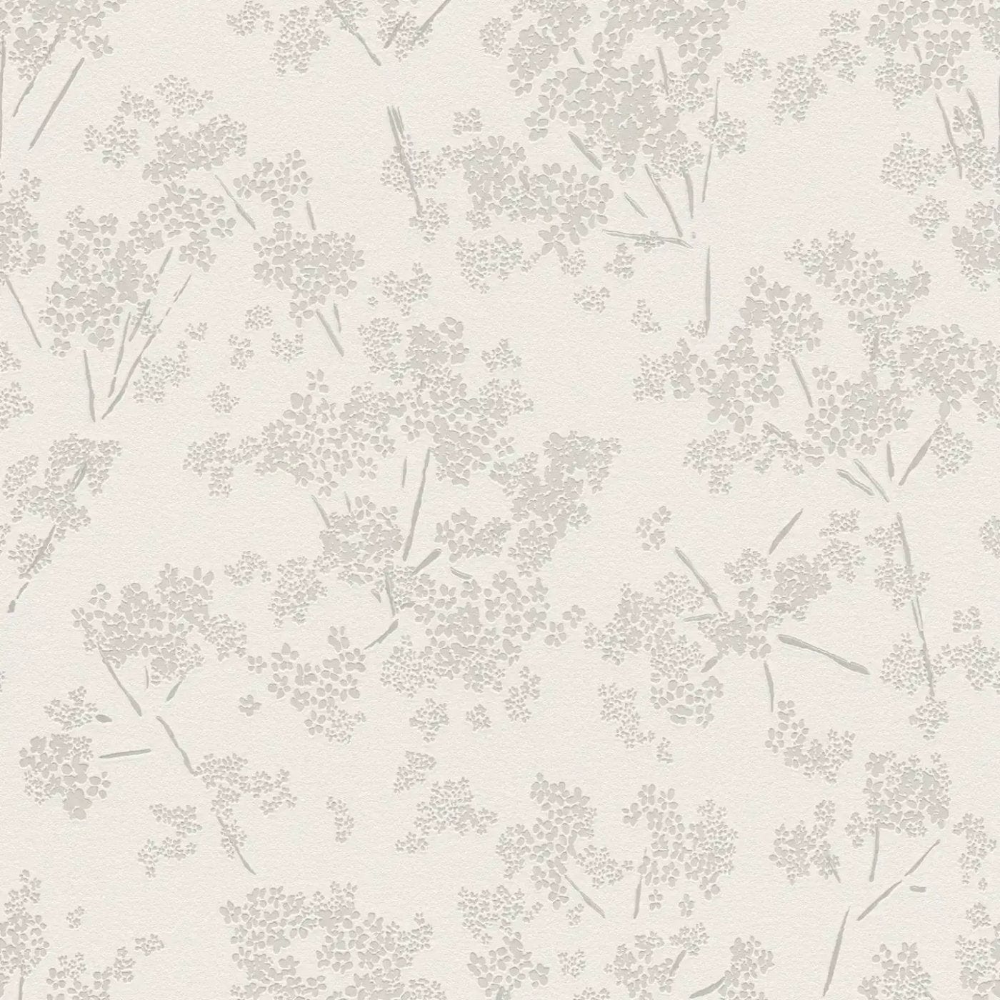 Taupe un baltas tapetes ar mierīgu ziedu rakstu harmoniskai sienu apdarei