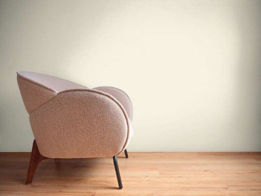 Baltas struktūrētas tapetes gaisīgam, tīram un skandināviskam interjeram