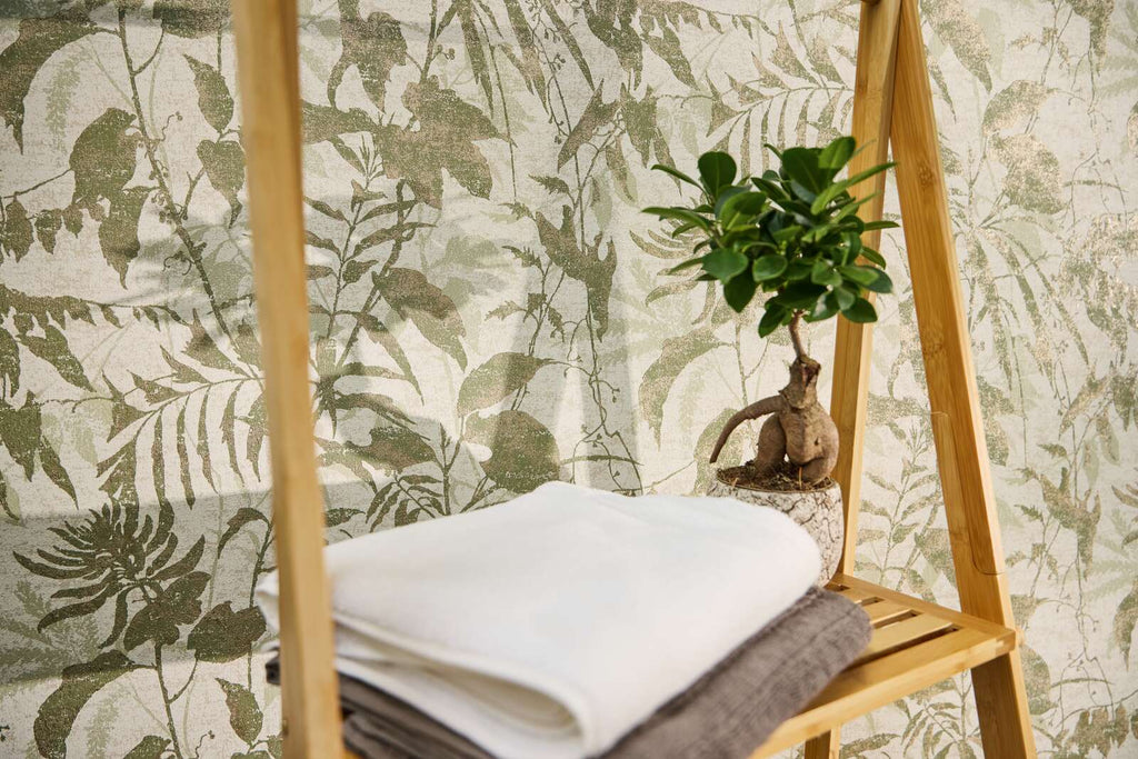 Tapetes ar dabas iedvesmotu lapu dizainu - idejas interjerām