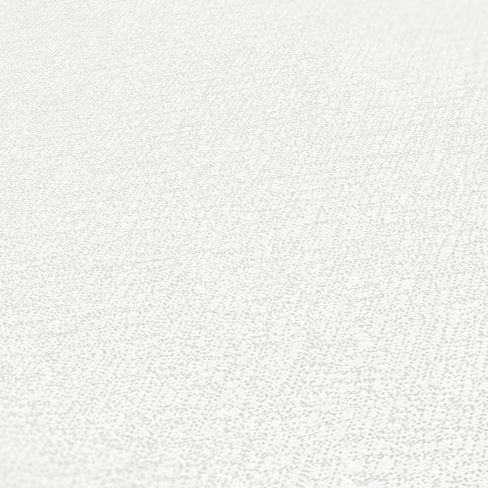 Krēmkrāsas tapetes ar tekstila efektu siltai un mājīgai sienu apdarei