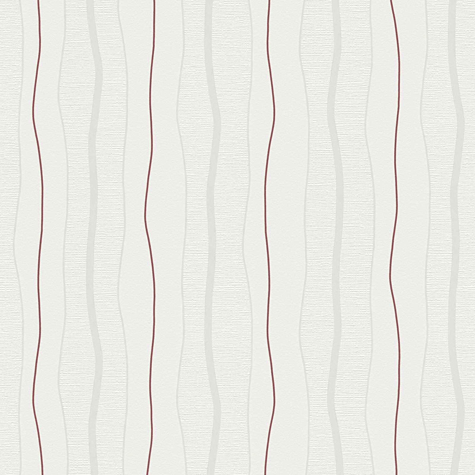 Svītrainas tapetes ar sarkaniem akcentiem krēmkrāsas interjeram un dinamiskam stilam