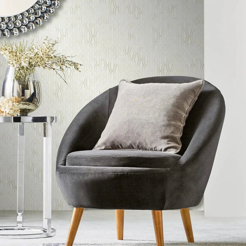 Gaišas ornamenta tapetes ar matētu efektu – klasiskam un elegantam interjeram  