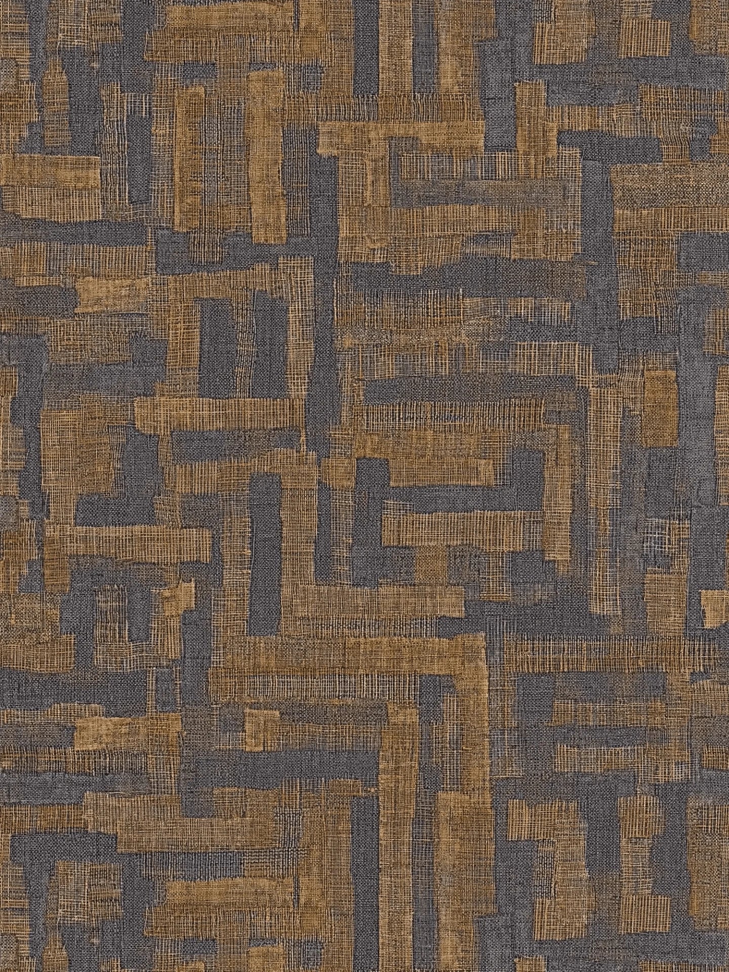 Modernas tapetes ar ģeometrisku koka motīvu melnā un brūnā tonī - istabas interjerā