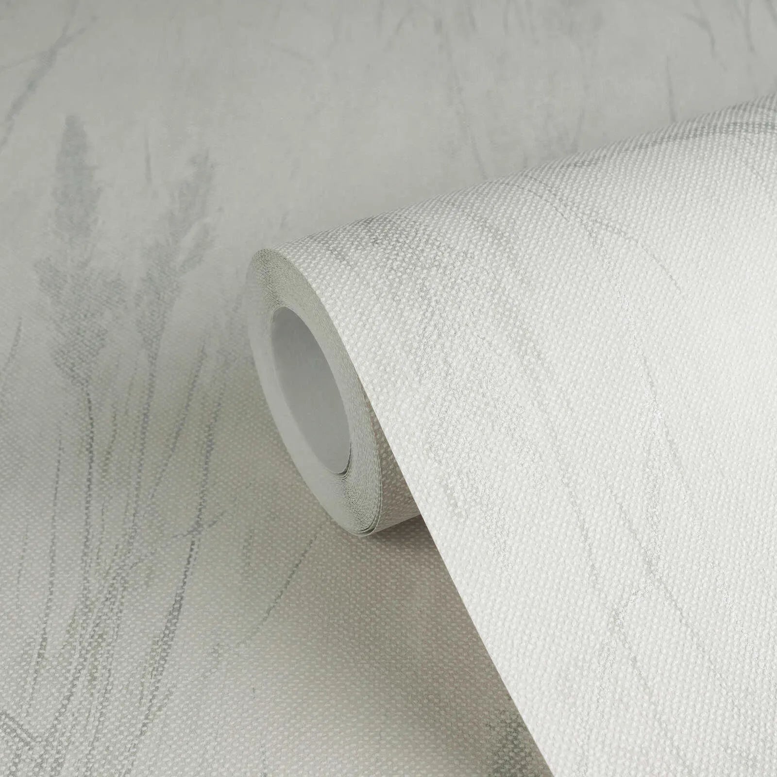 Pelēki zaļas tapetes ar filigrānu zāles rakstu un spīdumu | 3010641