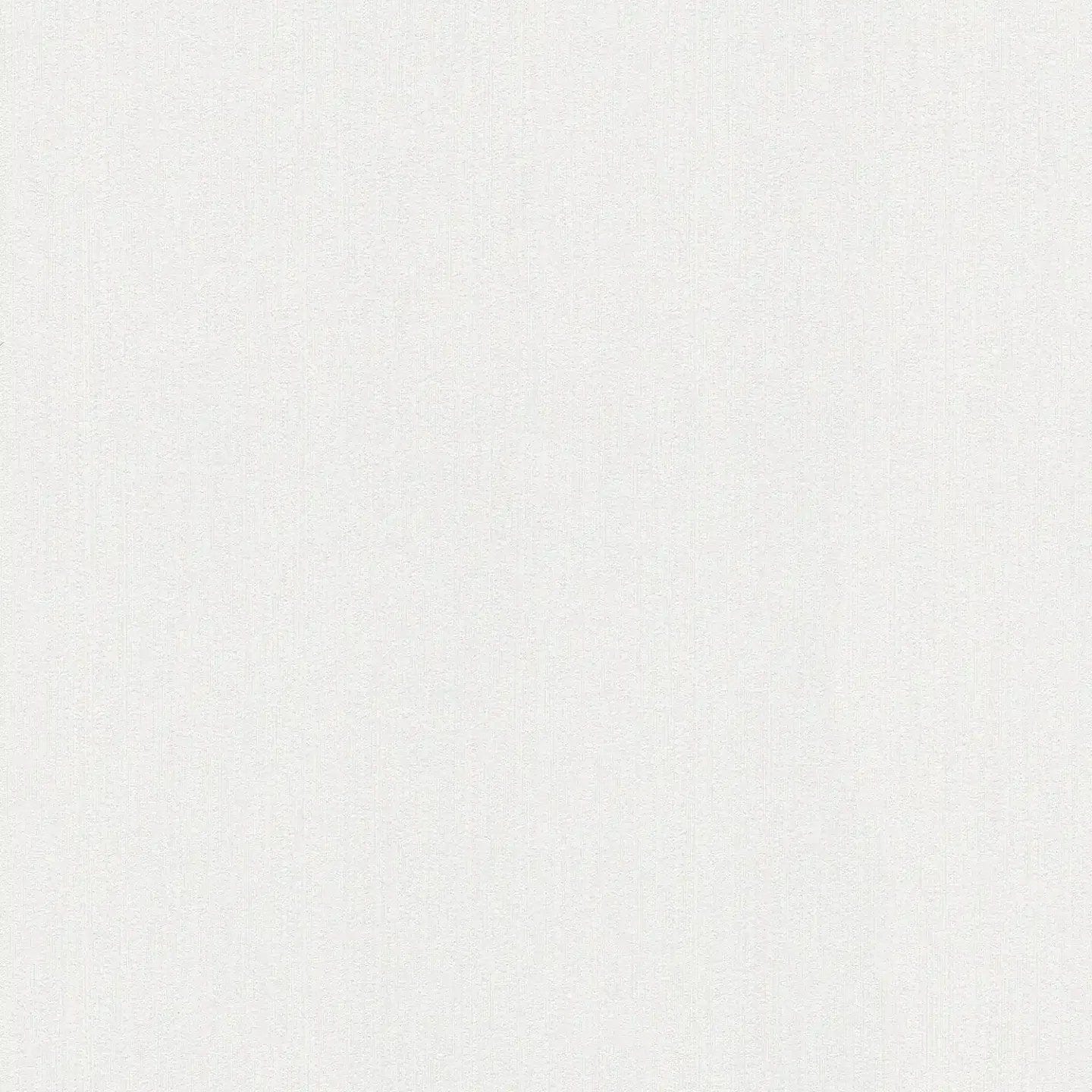 Baltas reljefas tapetes ar smalku tekstūru gaisīgam un tīram telpas dizainam