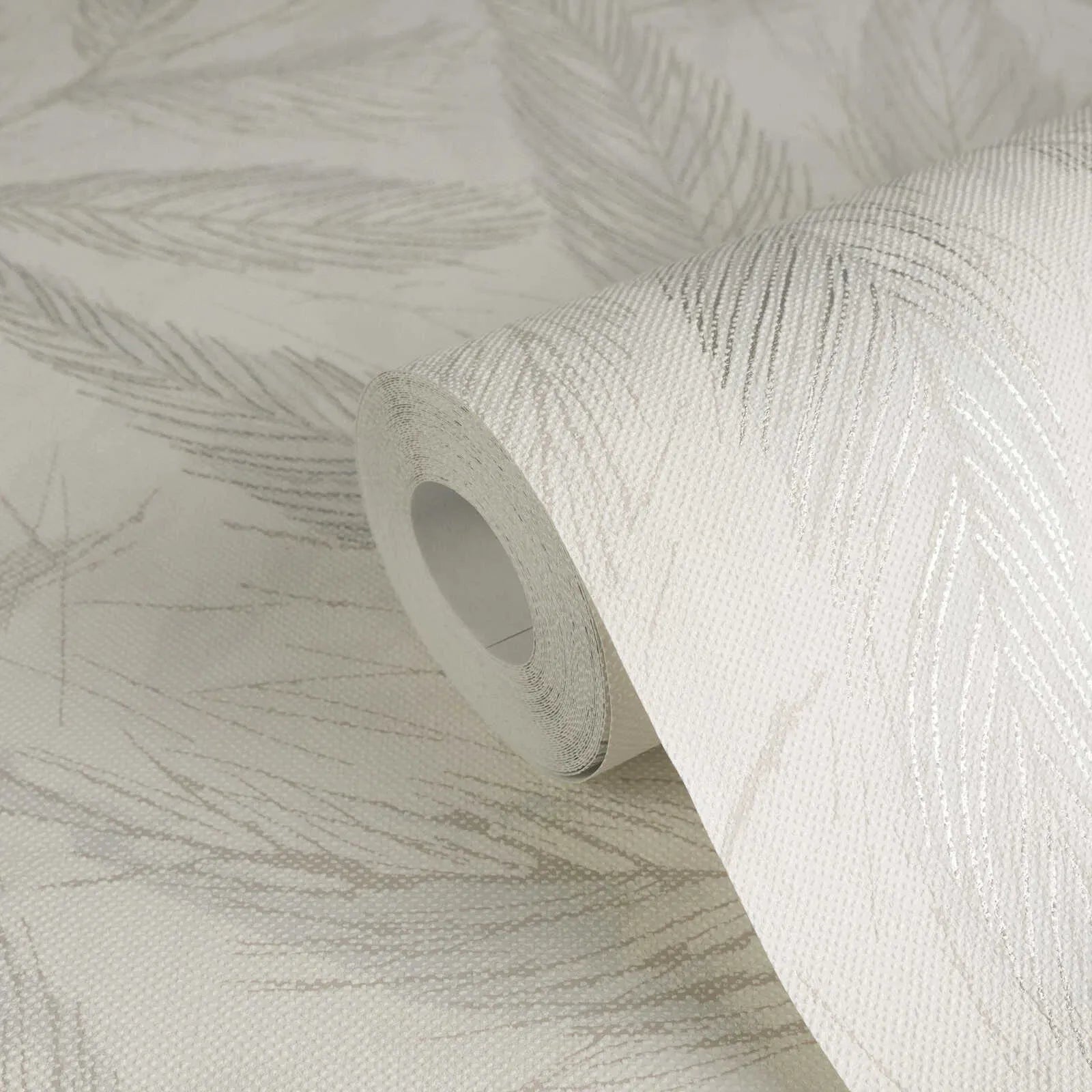 Tapetes ar izsmalcinātu spalvu rakstu un vieglu spīdumu | 3010663