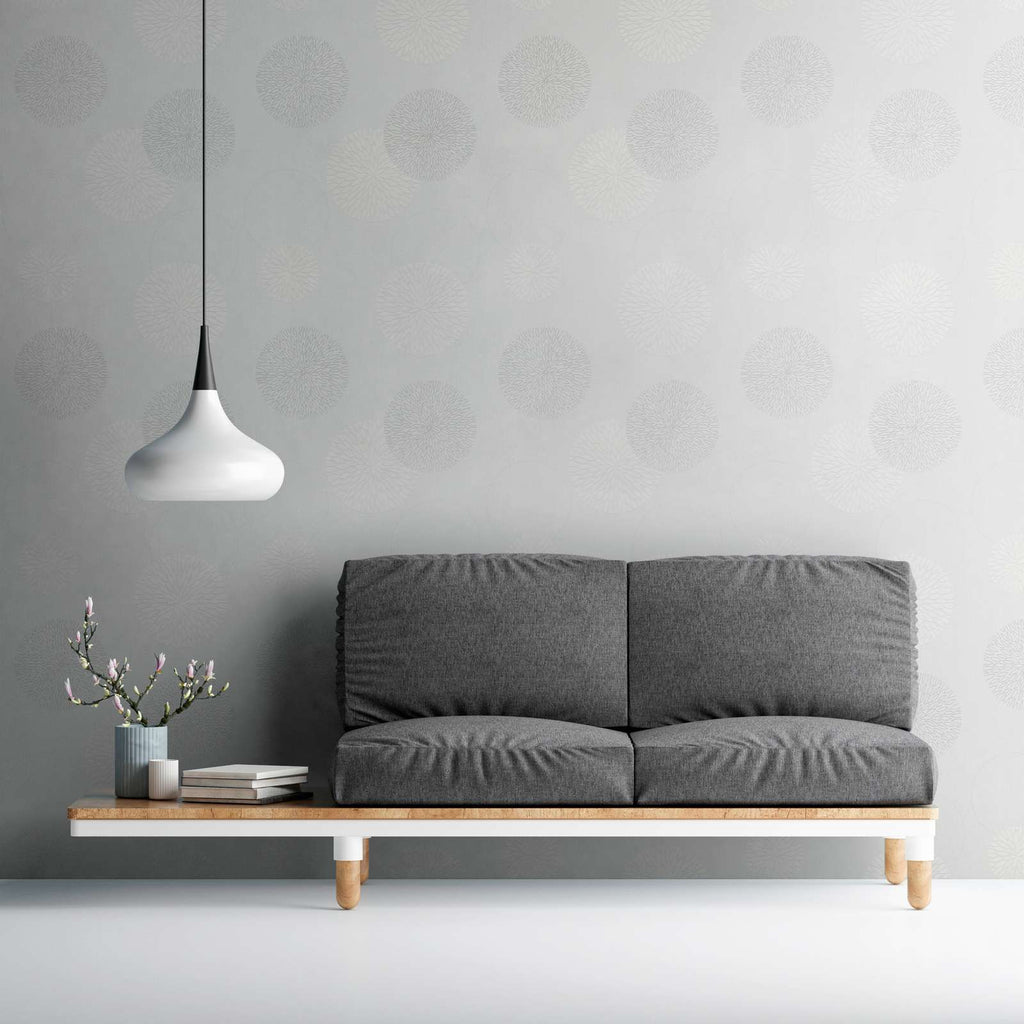 Baltas ziedu tapetes maigam, skandināviskam un dabiskam sienu noformējumam