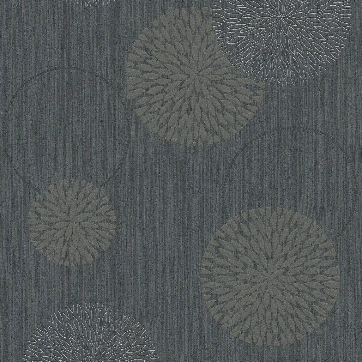 Melnas ziedu tapetes ar izteiksmīgu rakstu greznam un akcentētam interjeram