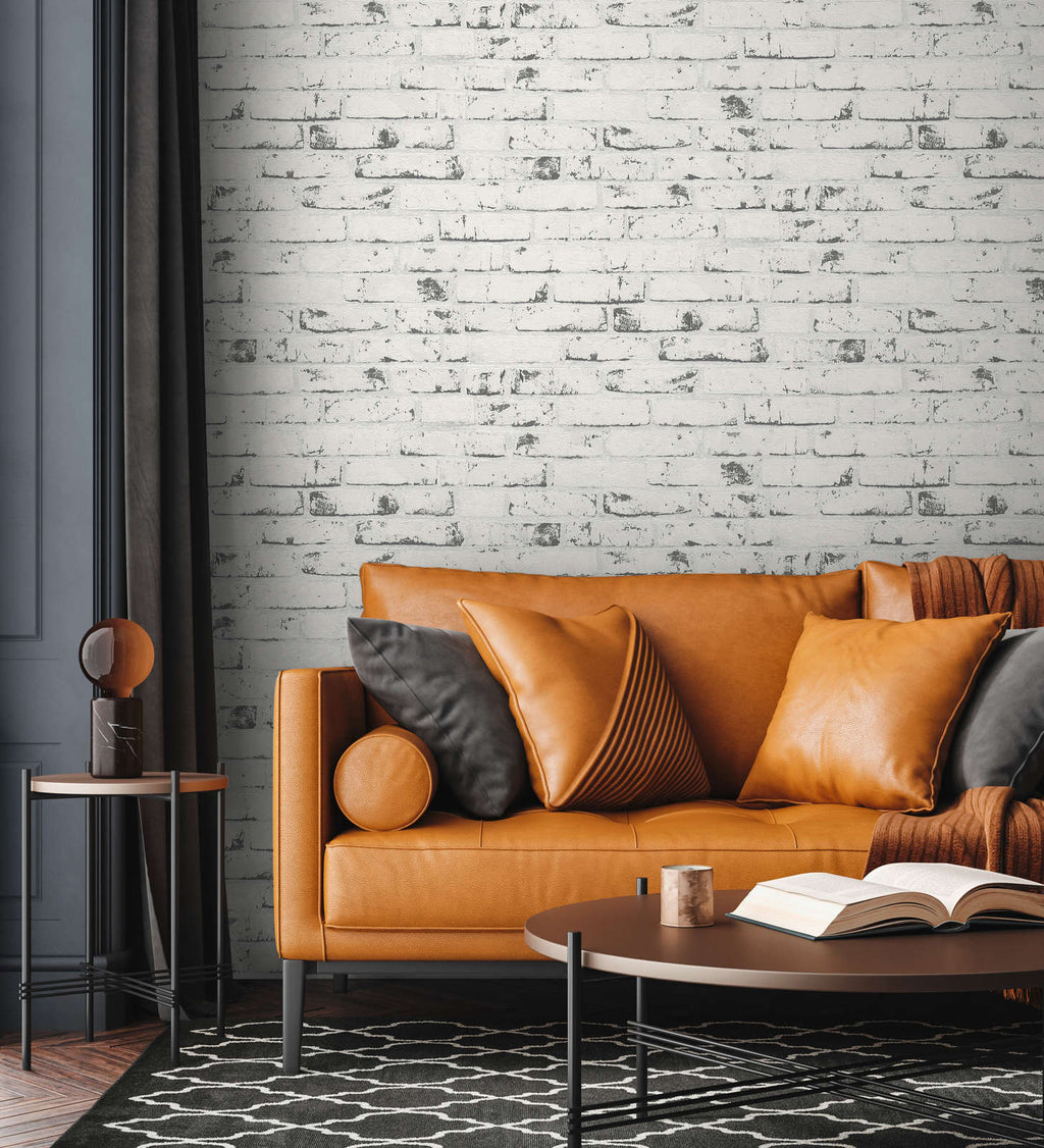 Pelēkas tapetes ar ķieģeļu un akmens imitāciju modernam sienas efektam