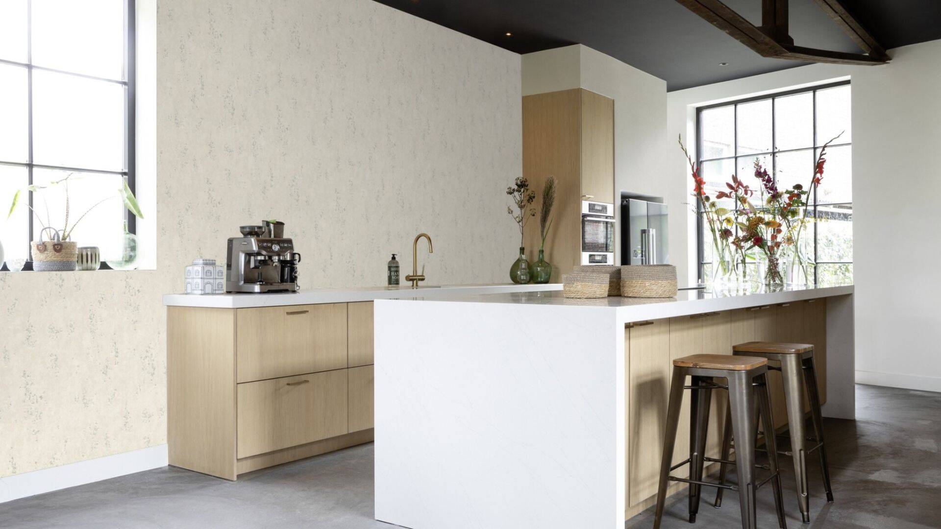 Tapetes ar apmetuma faktūru siltos toņos ar spīdīgiem akcentiem, 315738, Color Your Life