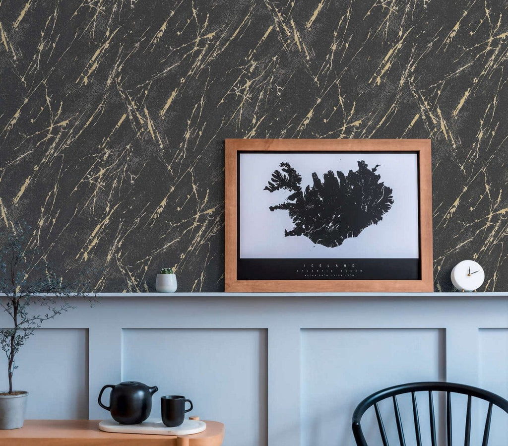 Melnas tapetes ar zelta efektu greznam un luksusa sienas dizainam