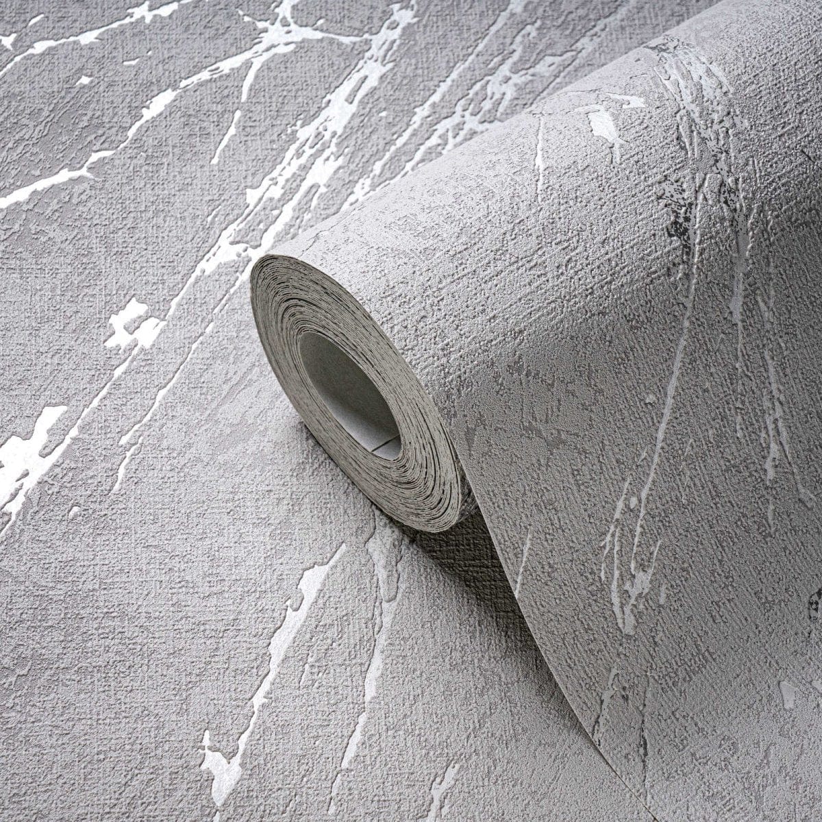 Pelēkas tapetes ar sudraba spīdumu modernam un elegantam interjeram