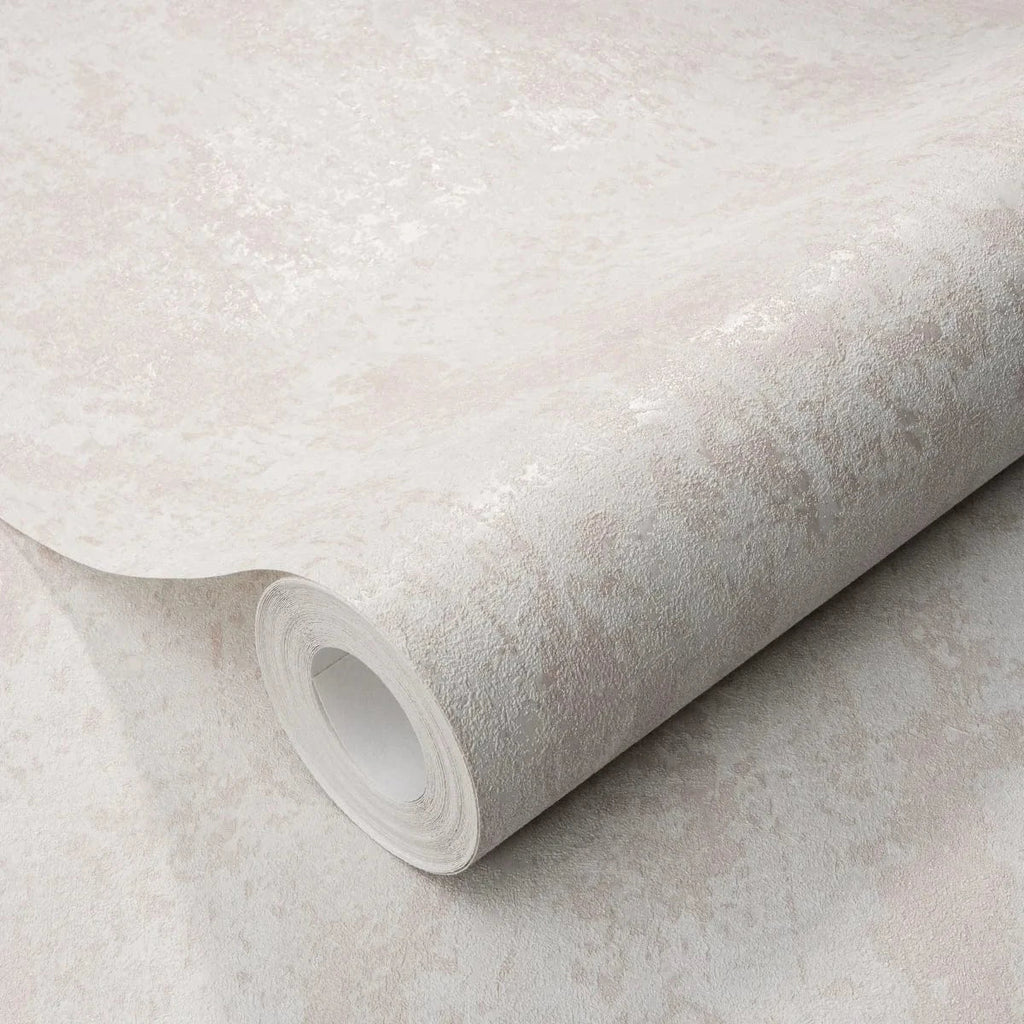 Baltas un krēmkrāsas tapetes ar apmetuma faktūru – gaisīgs un tīrs interjera risinājums  