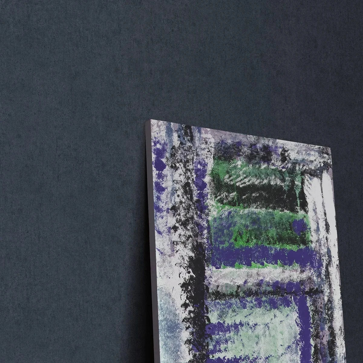 Melnas matētas tapetes ar apmetuma rakstu – eleganta ideja no Erismann  