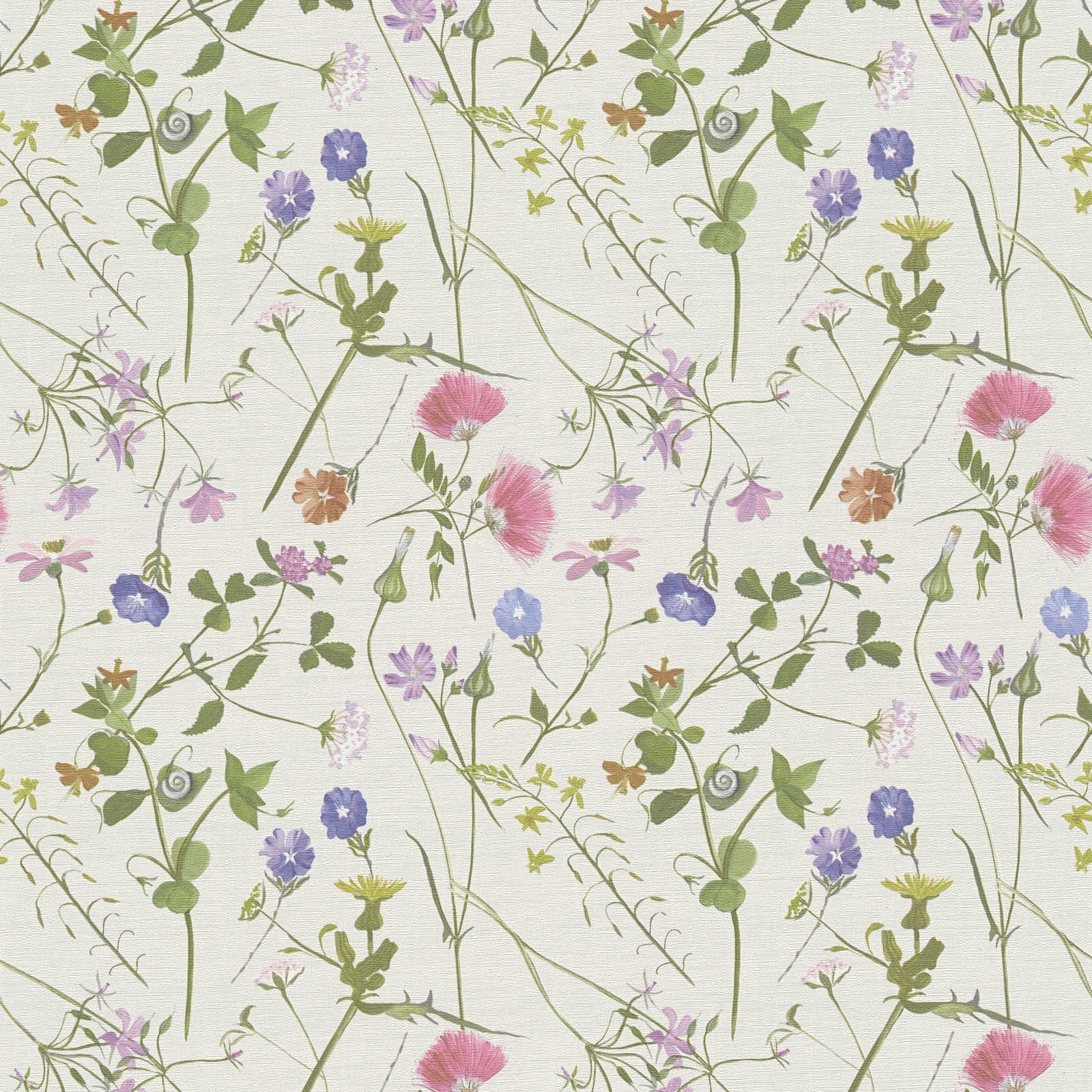 Floralas tapetes ar detalizētu daudzkrāsainu ziedu motīvu - guļamistabas interjerā