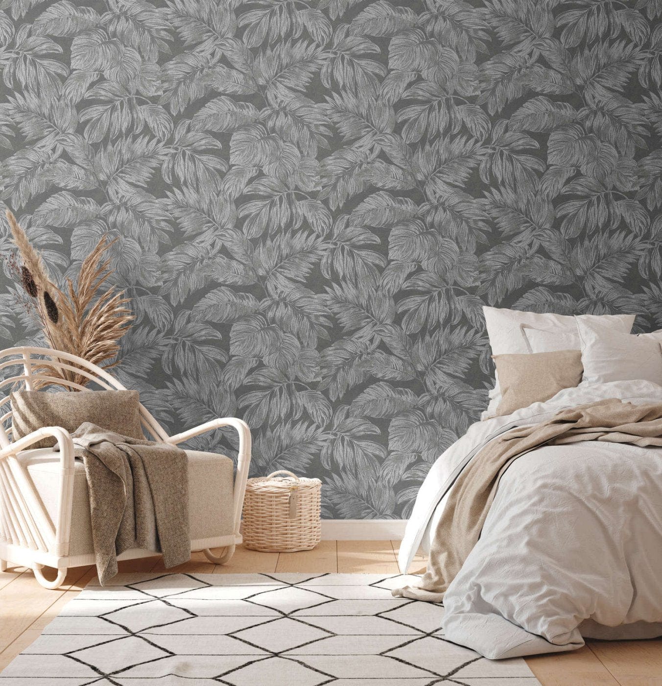 Džungļu dizaina tapetes ar sudraba un pelēkiem toņiem eksotiskai noskaņai