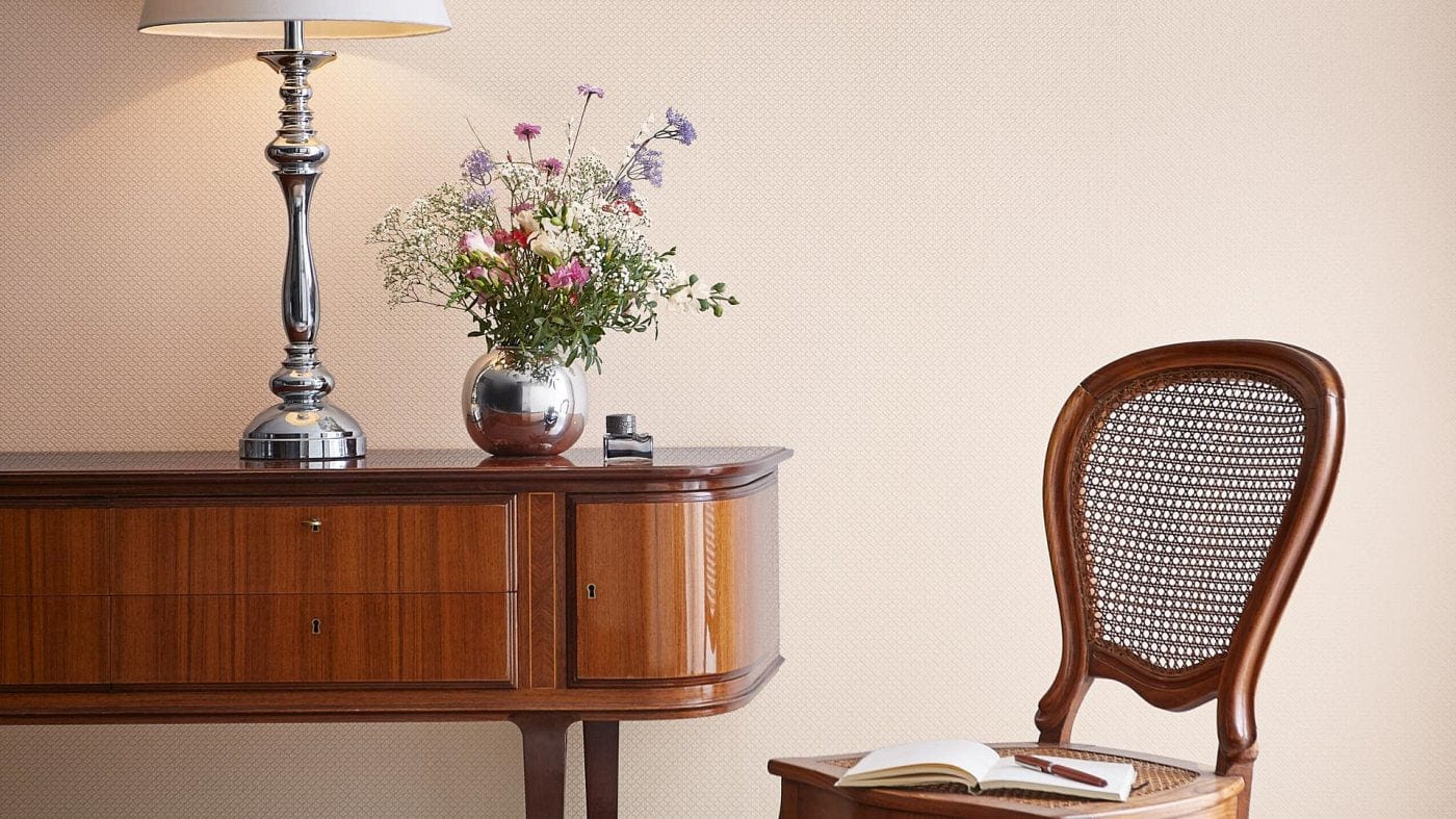 Tapetes ar izšūta ornamenta efektu, maigi rozā krāsā, RASCH, 570243, Trianon XIII