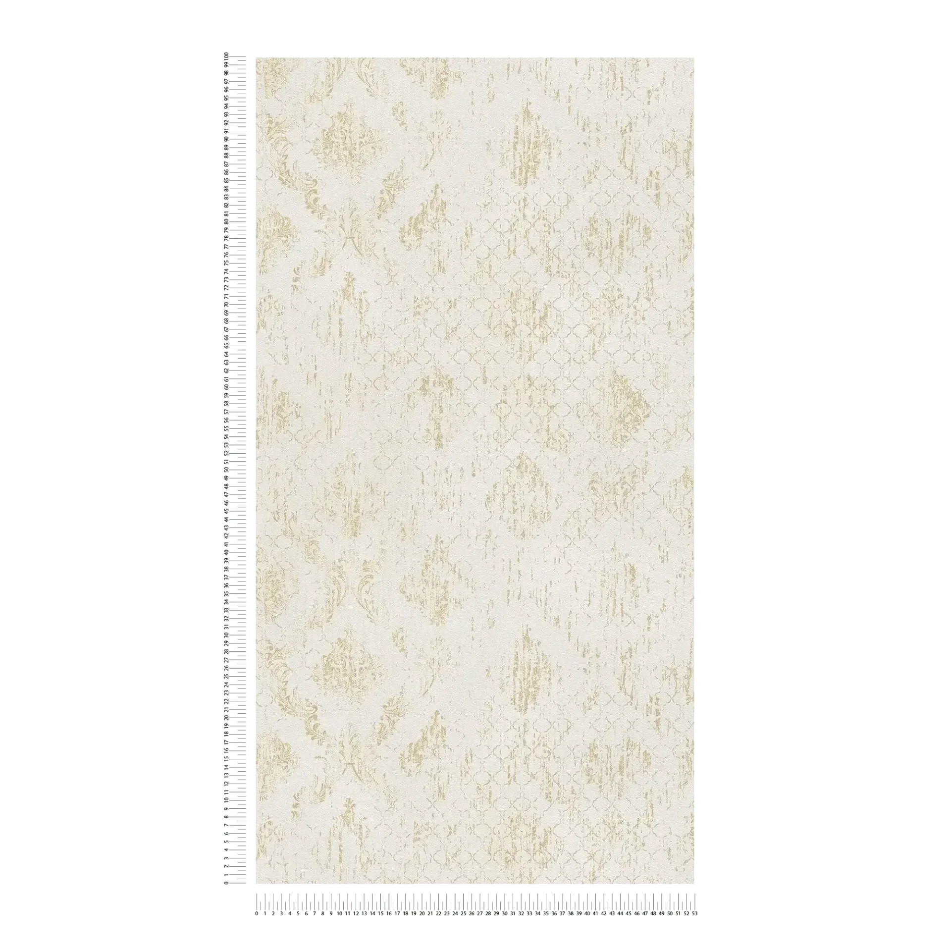 Ornamentālas tapetes ar zeltainiem akcentiem krēmkrāsas tonī - viesistabas interjerā