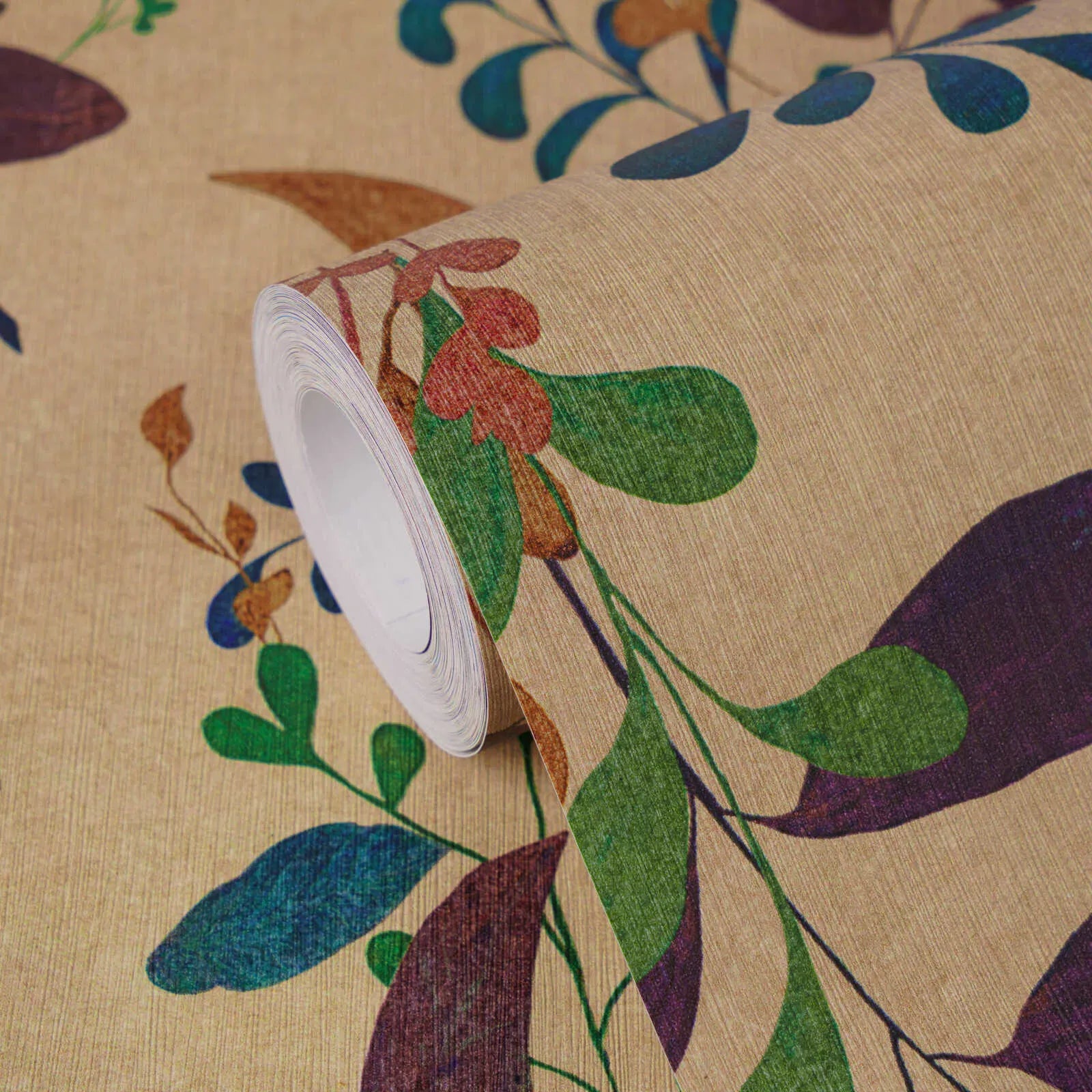 Brūnas tapetes ar lapām un matētu tekstūru | 3012473