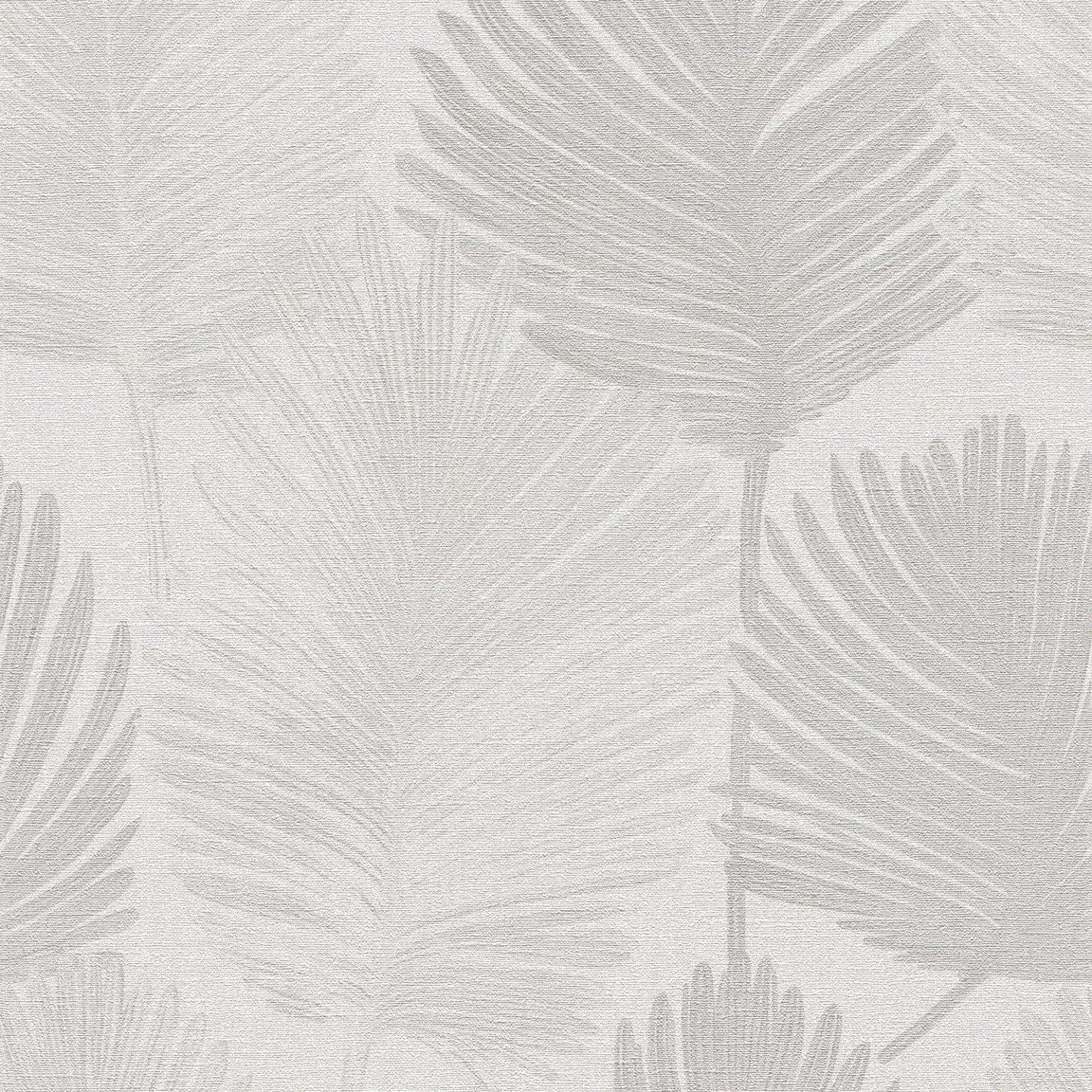 Tapetes ar lapu rakstu un maigu tekstūru gaiši pelēkā krāsā - vizualizācija interjerā