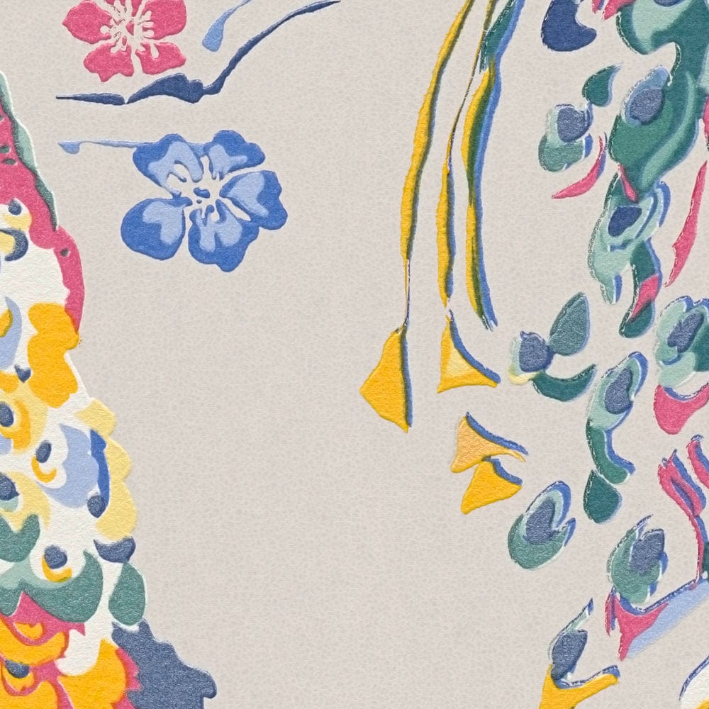 Dekoratīvas tapetes ar pāviem un reljefu virsmu - idejas interjerām