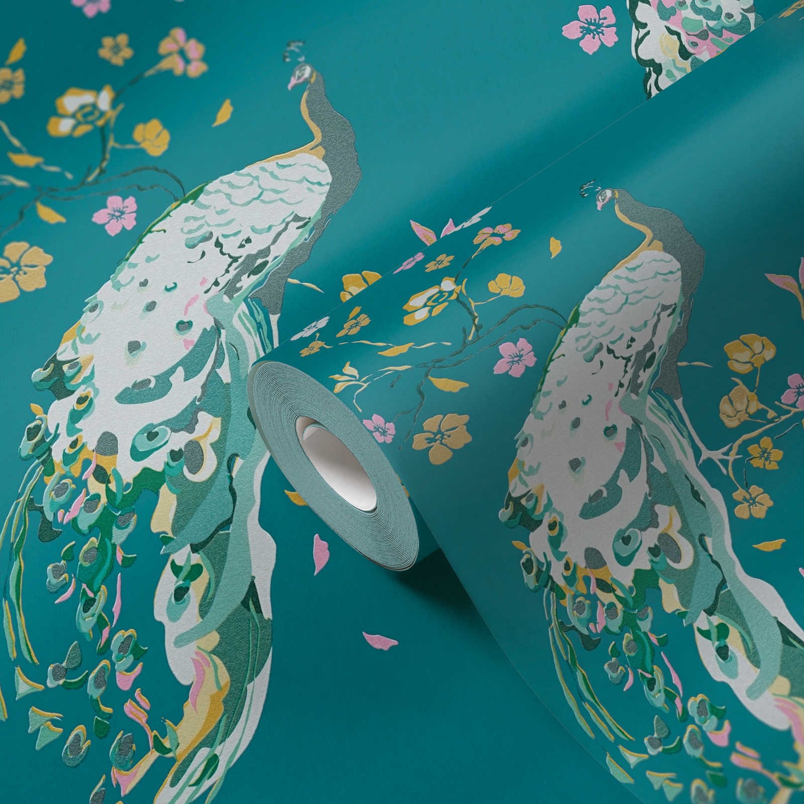 Tirkīza tapetes ar pāviem un smalku tekstūru - vizualizācija interjerā