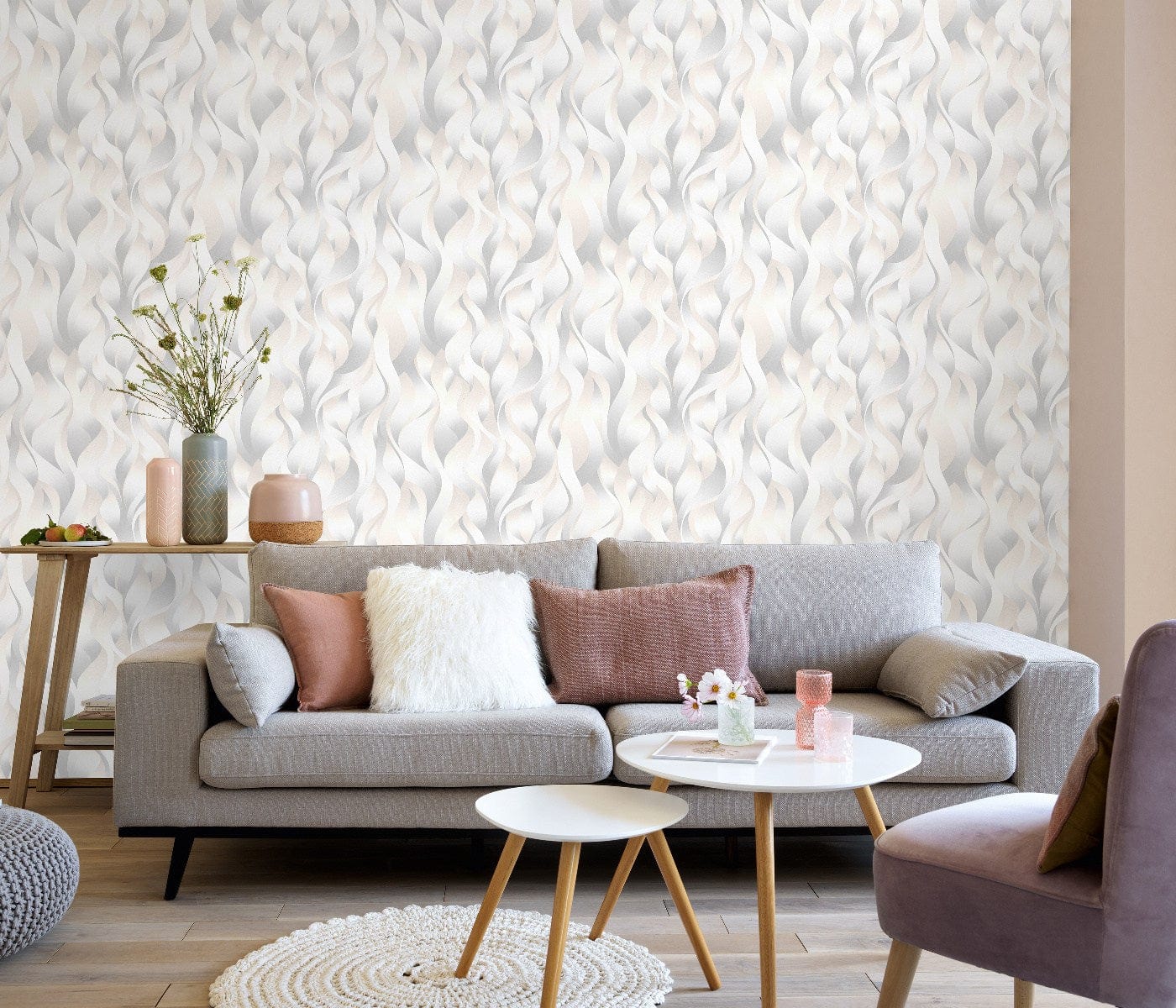 Pelēkas tapetes ar smalkām līnijām un metālisku efektu modernam interjeram, 3710776, gaumīgs interjers 3