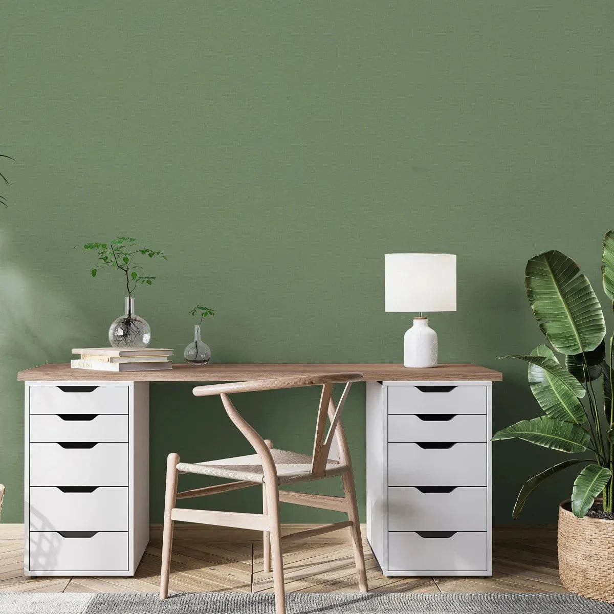 Zaļas matētas tapetes ar auduma rakstu – dabas iedvesmots interjera akcents  