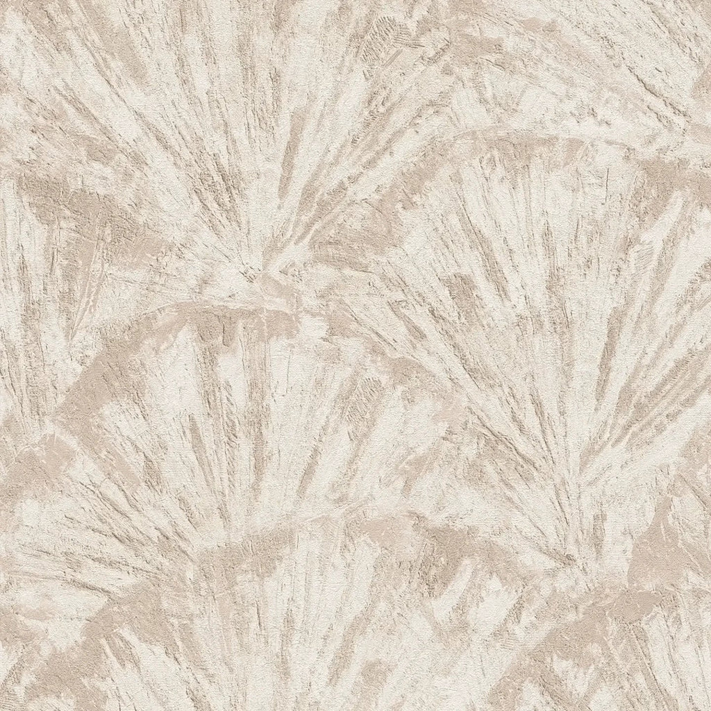 Bēšas tapetes ar organisku lapu rakstu un teksturētu virsmu - guļamistabas interjerā