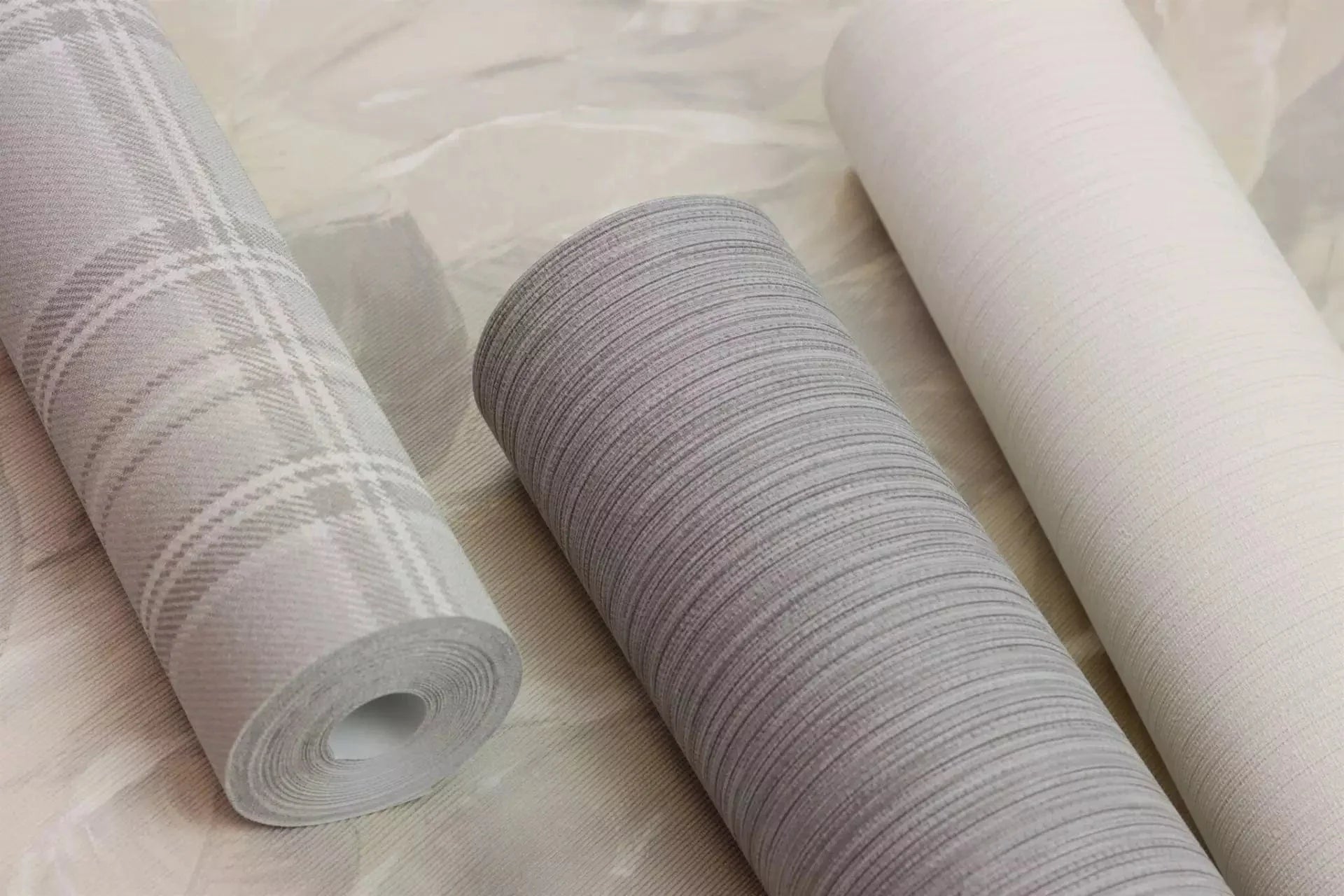 Tapetes ar tartāna rakstu, bēšu toņu niansēs, RASCH, 537444, Curiosity