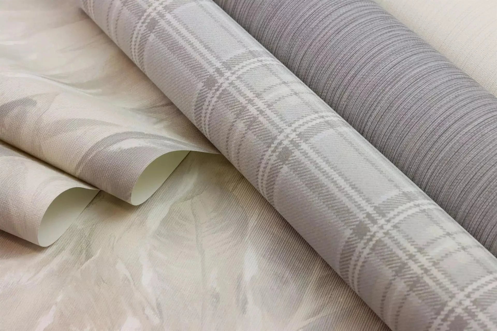 Tapetes ar tartāna rakstu, bēšu toņu niansēs, RASCH, 537444, Curiosity