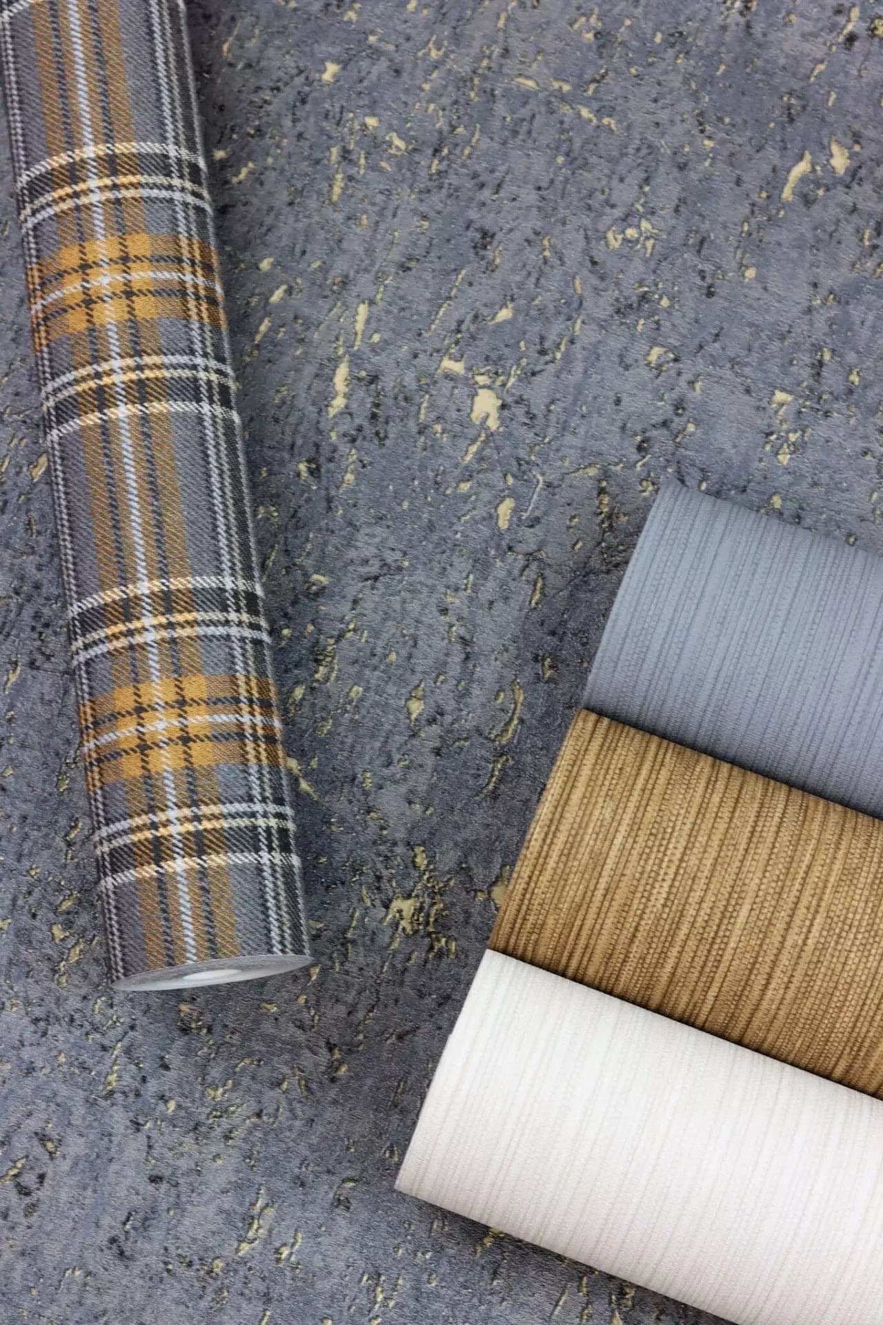 Tapetes ar tartāna rakstu, melnā, pelēkā un brūnā krāsā, RASCH, 537451, Curiosity