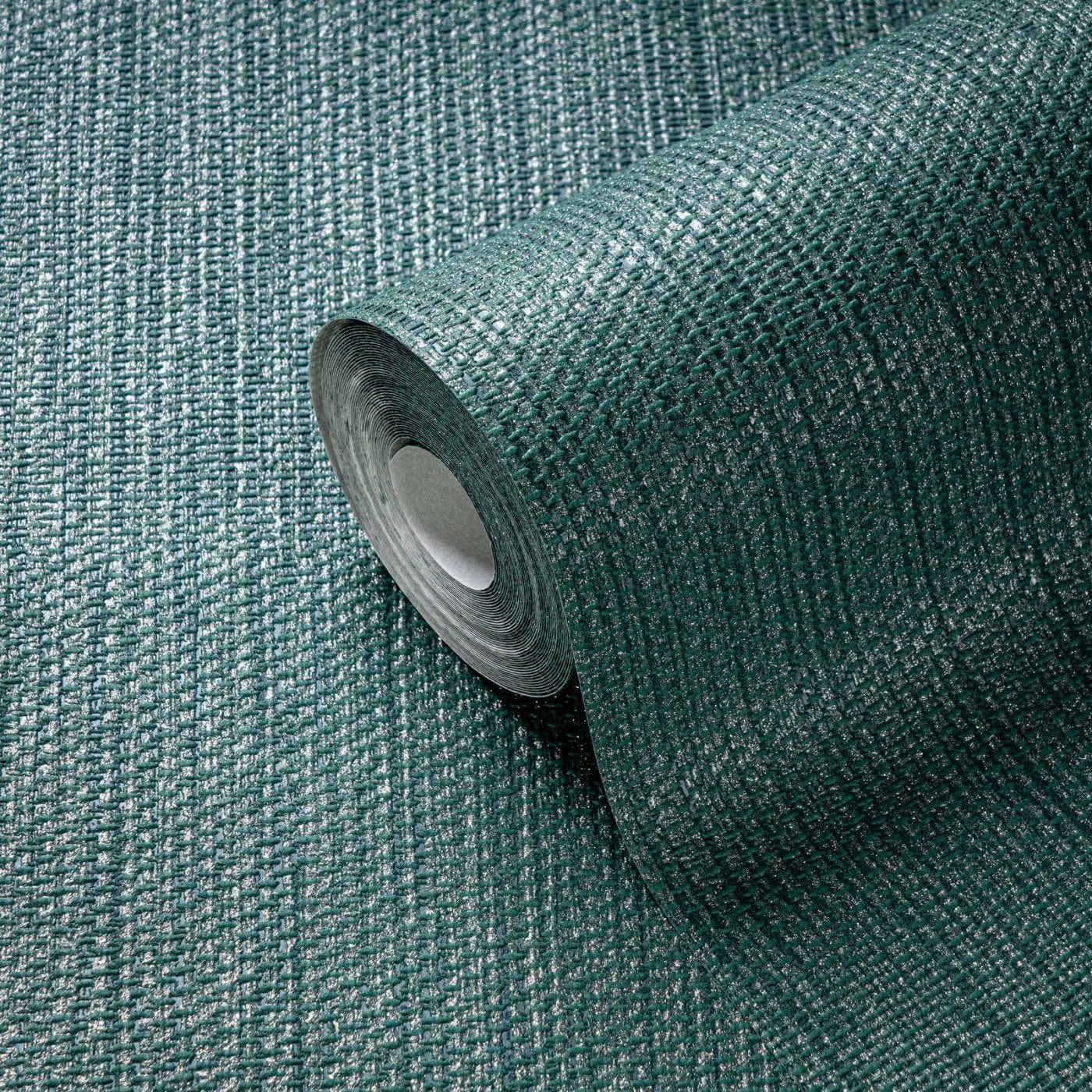 Tumši zaļas tapetes ar tekstila virsmu un eleganci