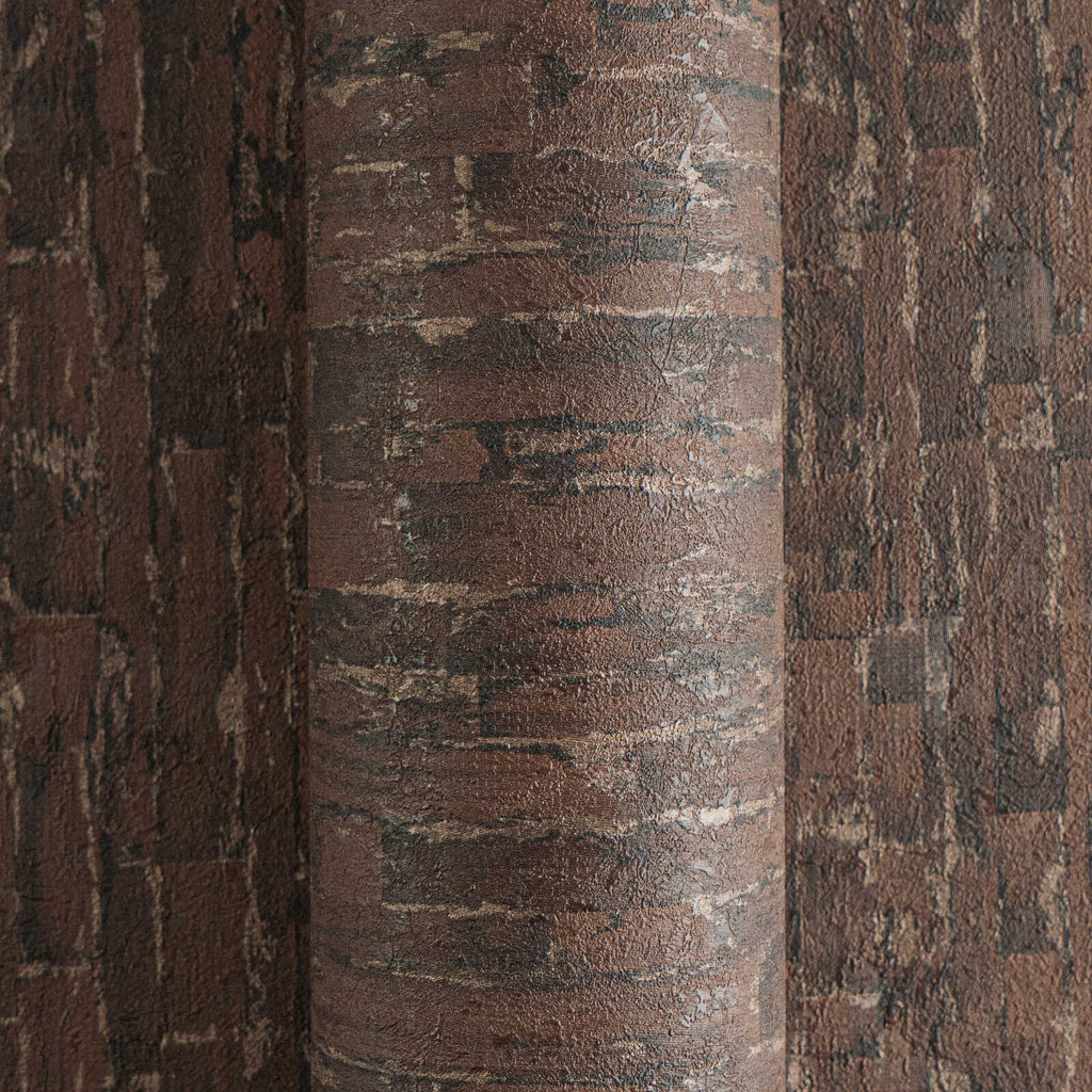 Bronzīgi brūnas tapetes ar smalku tekstilu atgādinošu izskatu - vizualizācija interjerā