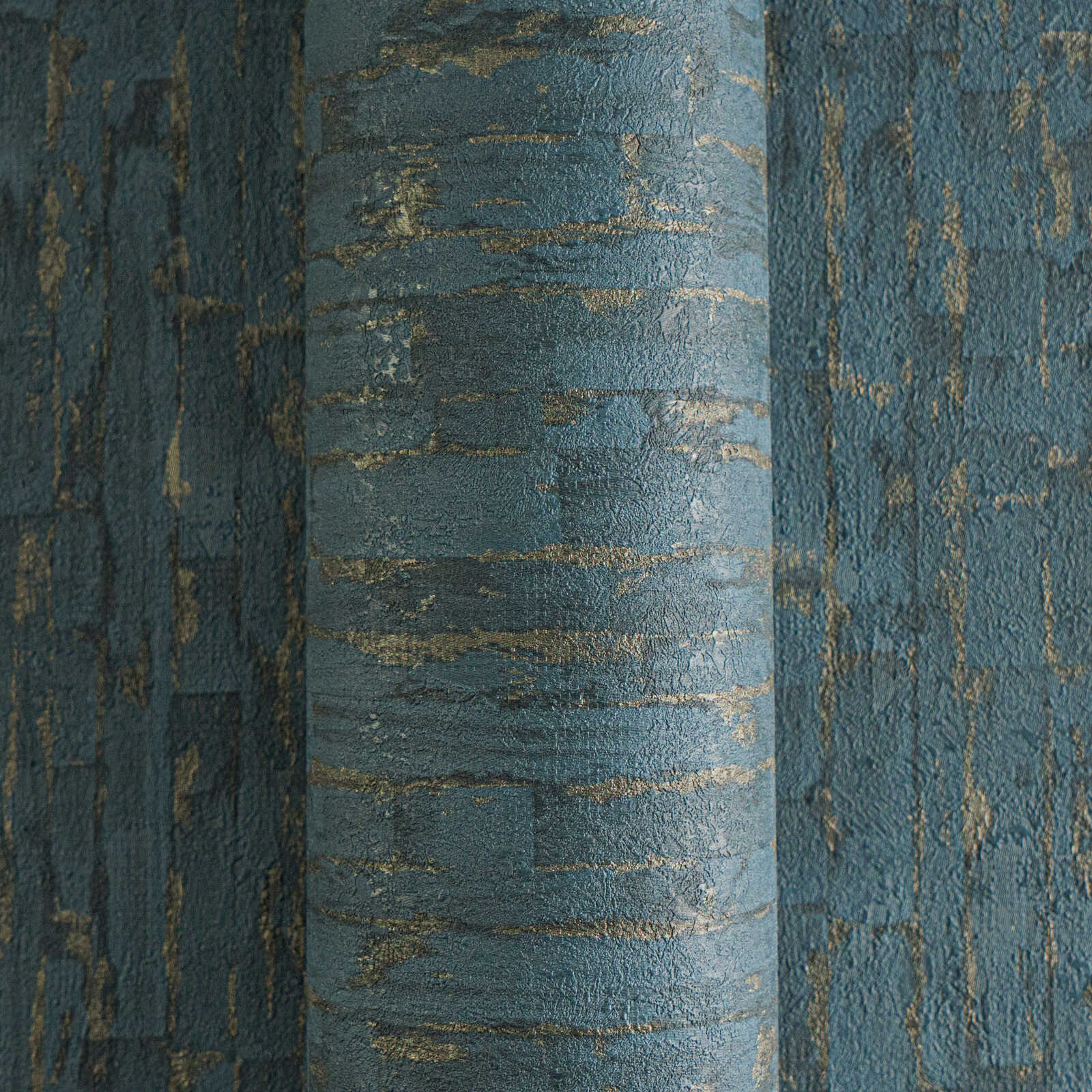 Zilzeltainas tapetes ar audumam līdzīgu virsmu un smalku reljefu - vizualizācija interjerā