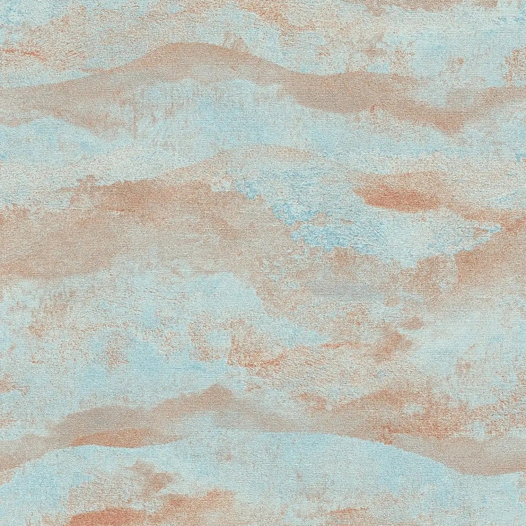 Tirkīza un bronzas tapetes ar viļņotu tekstila faktūru - viesistabas interjerā