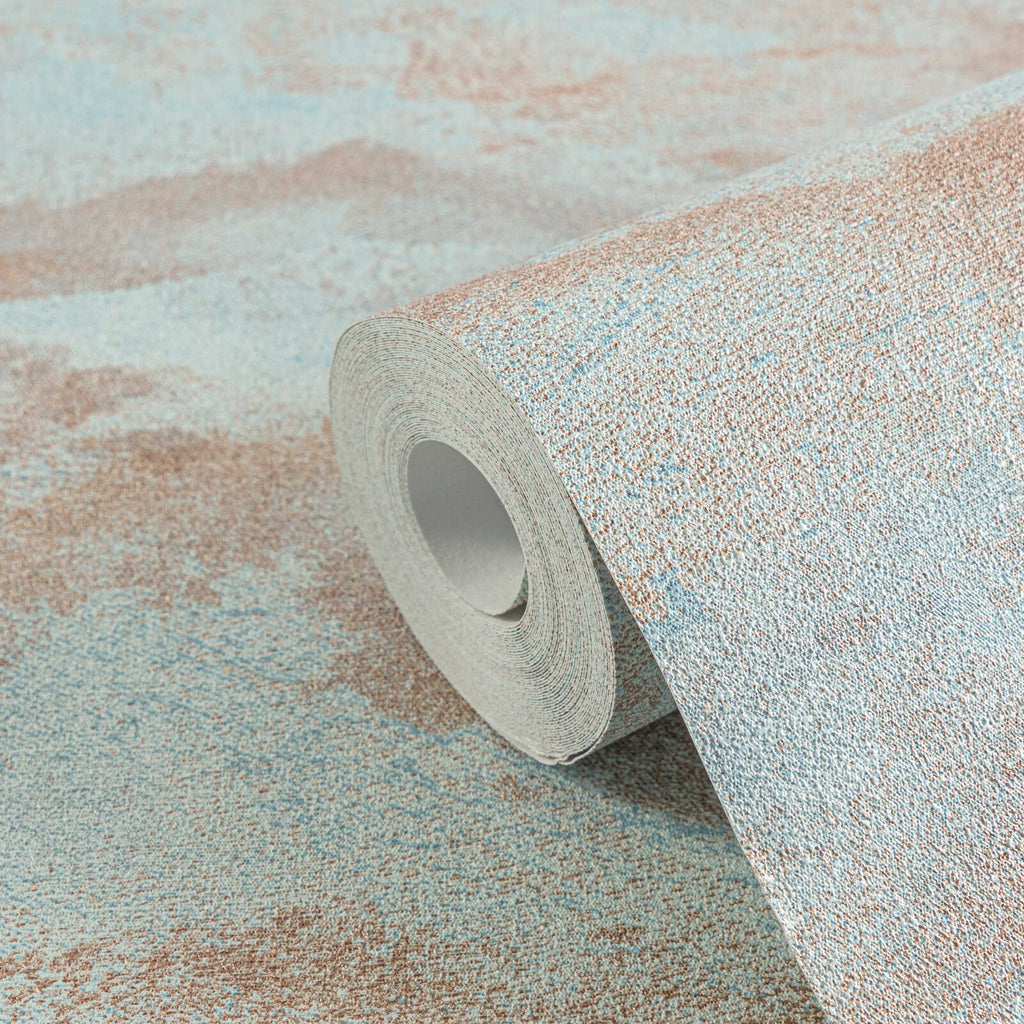 Tirkīza un bronzas tapetes ar viļņotu tekstila faktūru - kombinācija ar mebelēm