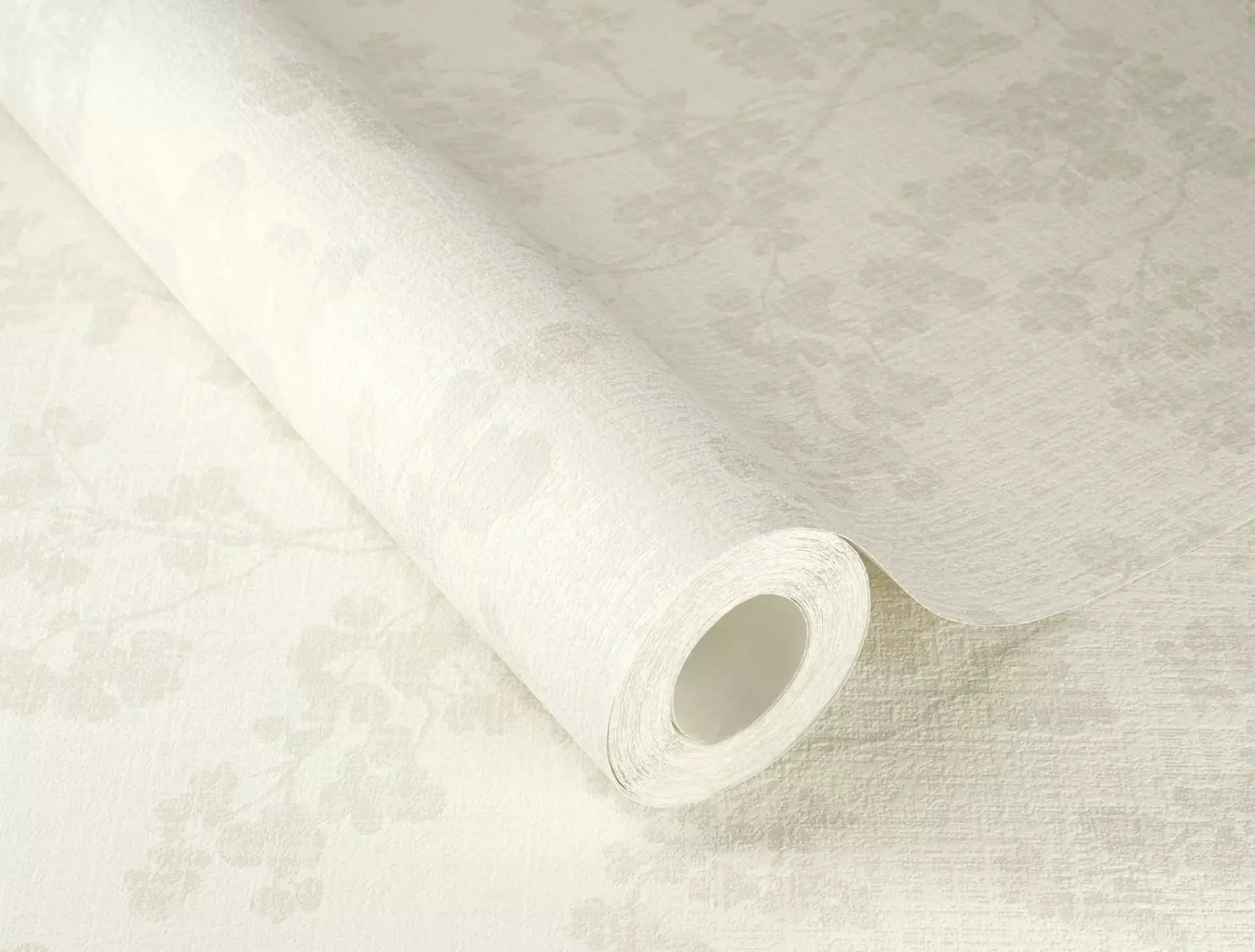 Baltas tapetes RASCH ar tekstila virsmu un smalkiem zariņiem, maigs spīdums, 653854, Welcome home