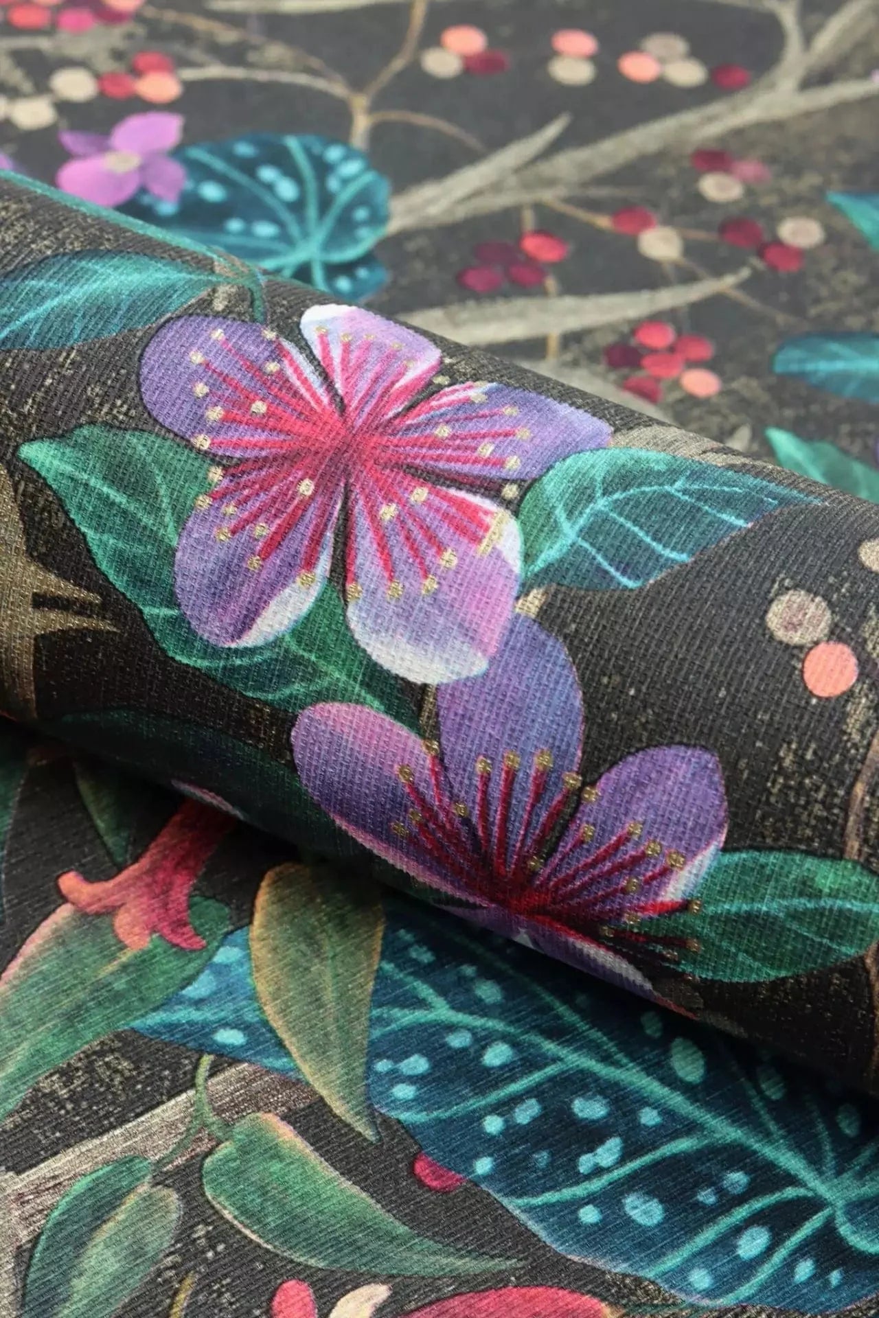 Tapetes ar ziedu un lapu rakstu, tirkīza, zaļā un melnā krāsā, RASCH, 538236, Curiosity