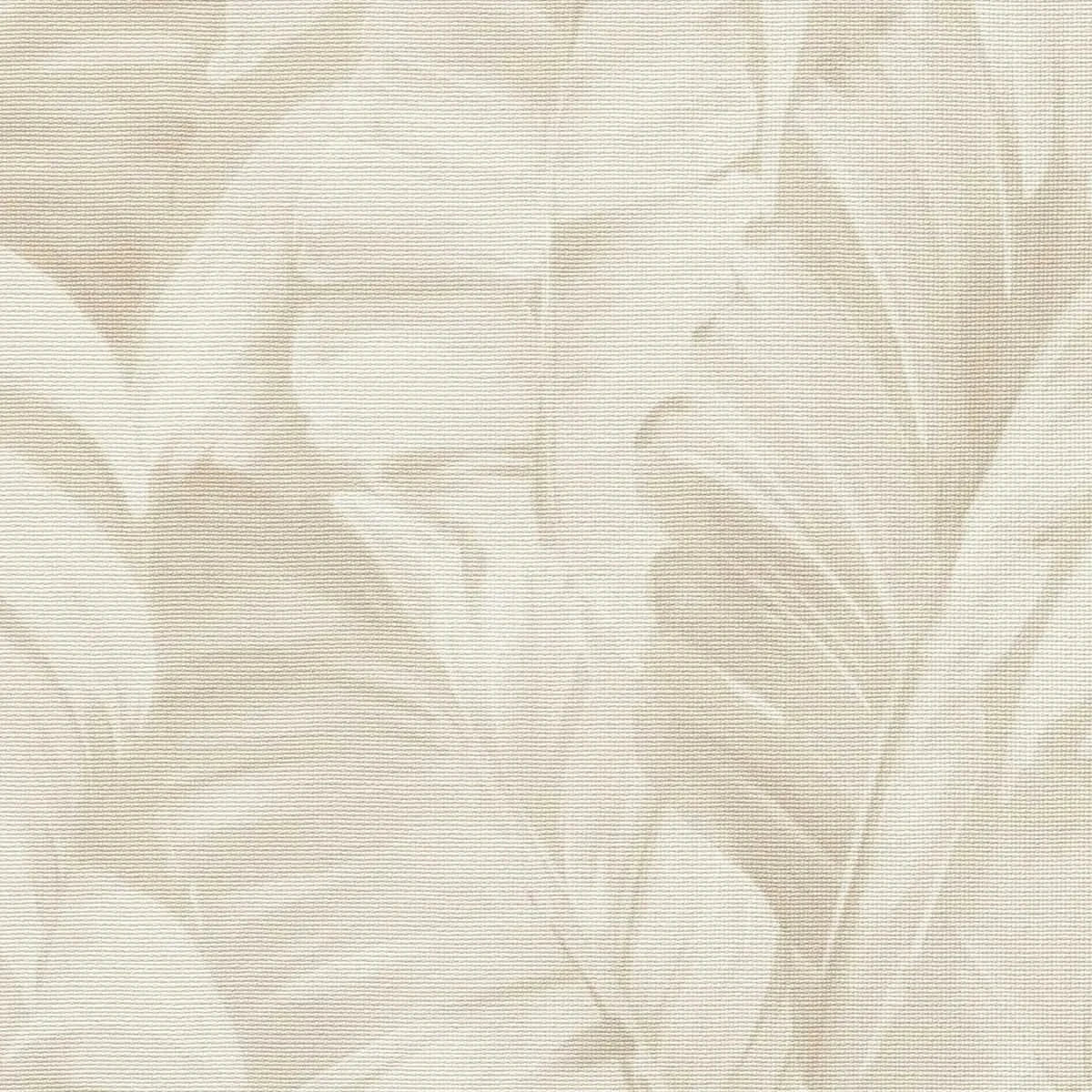 Krēmkrāsas tapetes ar zīmētām tropiskām lapām un tekstila faktūru – Erismann interjers  