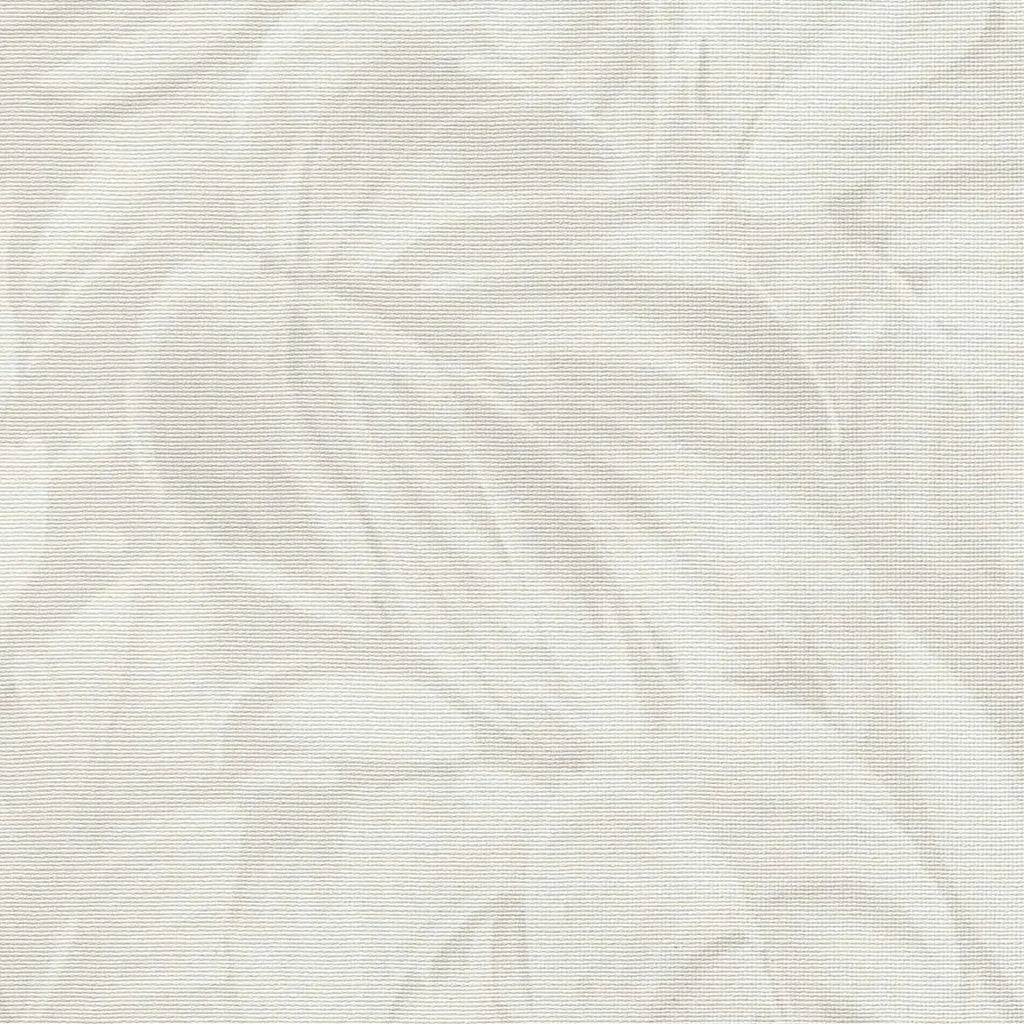 Gaiši pelēkas tapetes ar tropisko lapu dizainu – interjera piemērs no Erismann  