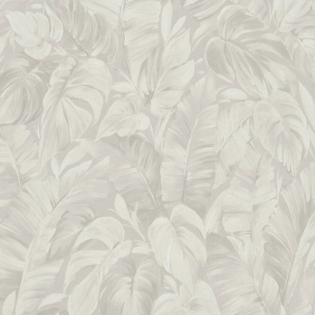 Pelēkas tropiskās tapetes ar tekstila efektu interjerā – iedvesma no Erismann  