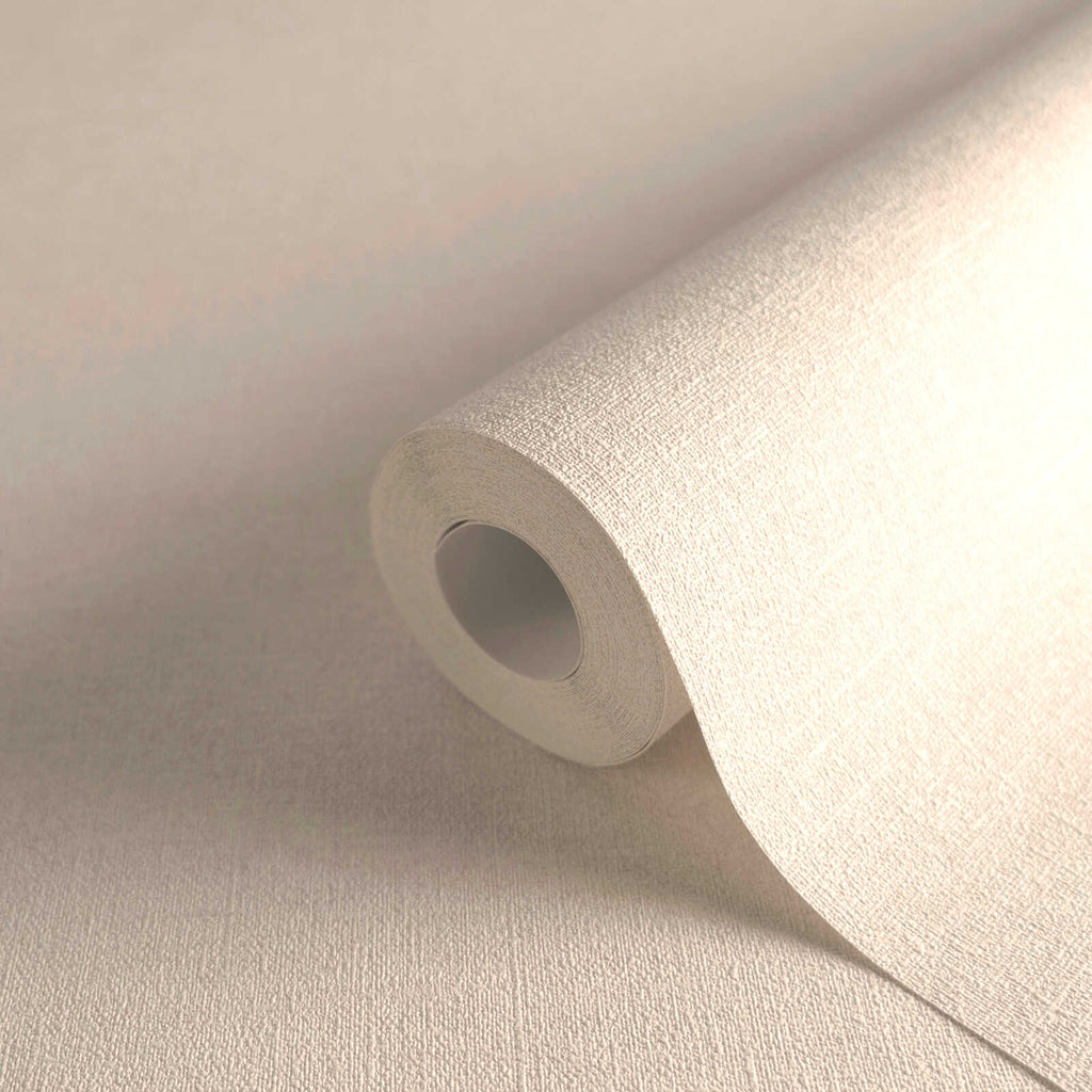 Gaiši krēmkrāsas tapetes ar strukturētu rakstu un matētu efektu - idejas interjerām