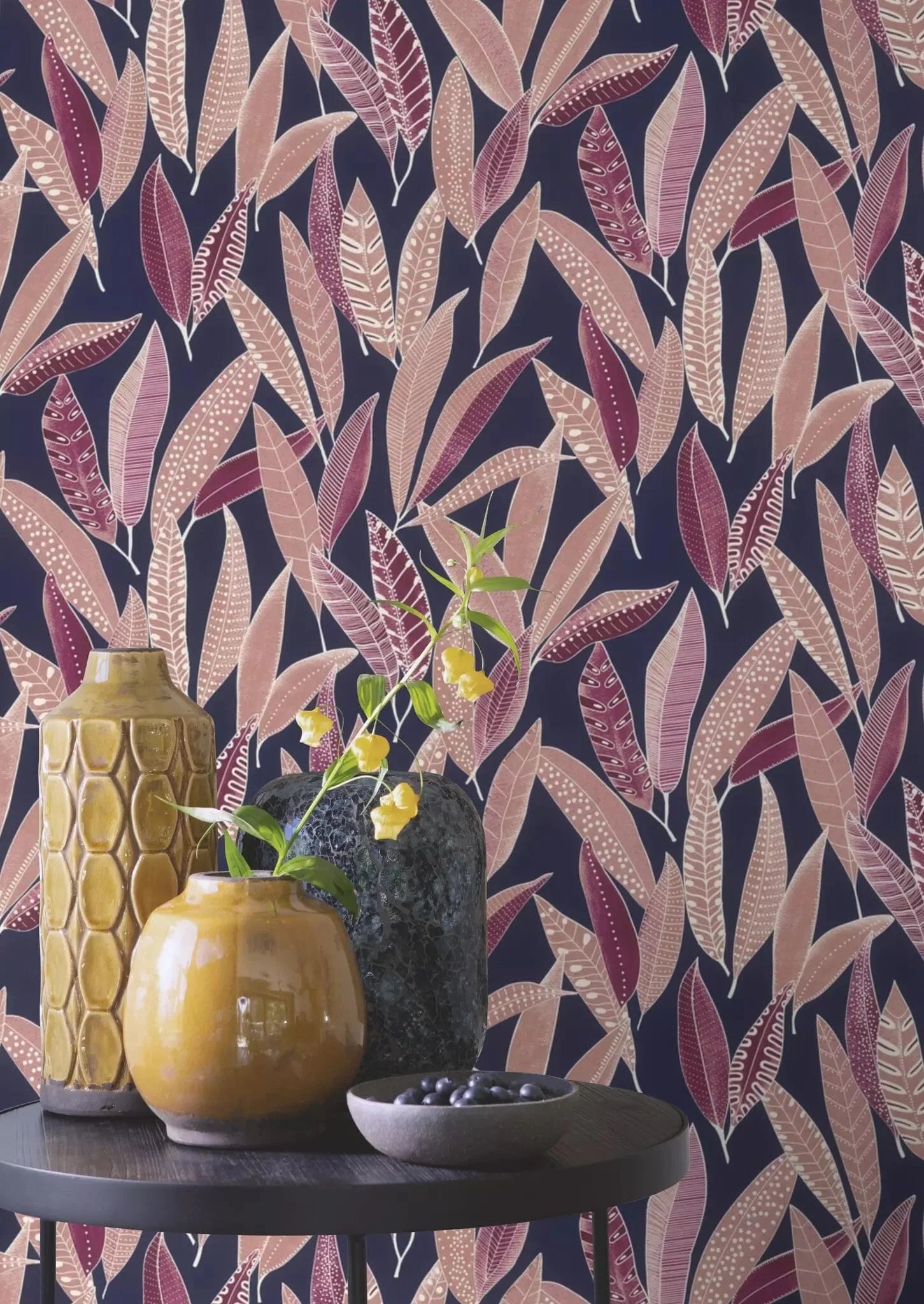 Tapetes RASCH ar lielam lapām uz tumša fona, 865615, pirkt veikalā RASCH