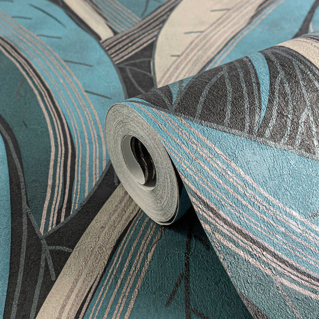 Dramatiskas tapetes ar tumšām lapām zilā un tirkīza gammā - kombinācija ar mebelēm
