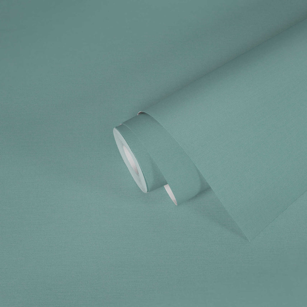 Tirkīza tapetes ar vienkrāsainu lina rakstu - viesistabas interjerā